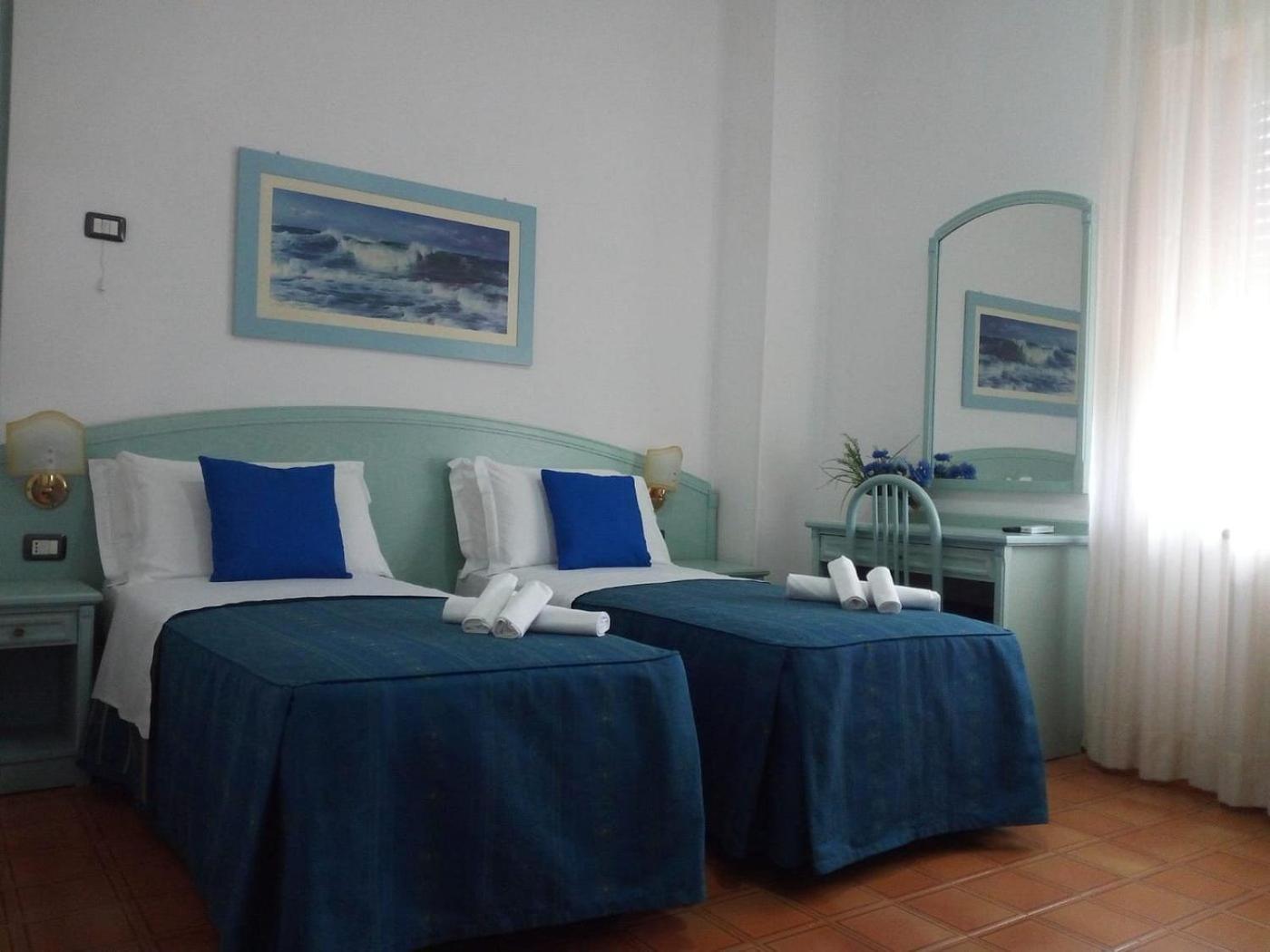 Superior Double or Twin Room with Beach Package photo 1