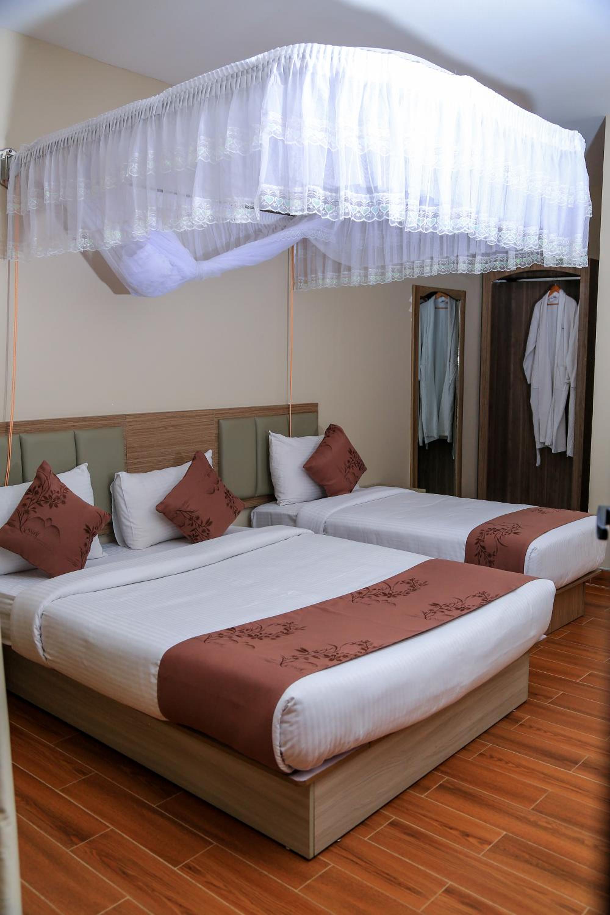 Deluxe Twin Room photo 3