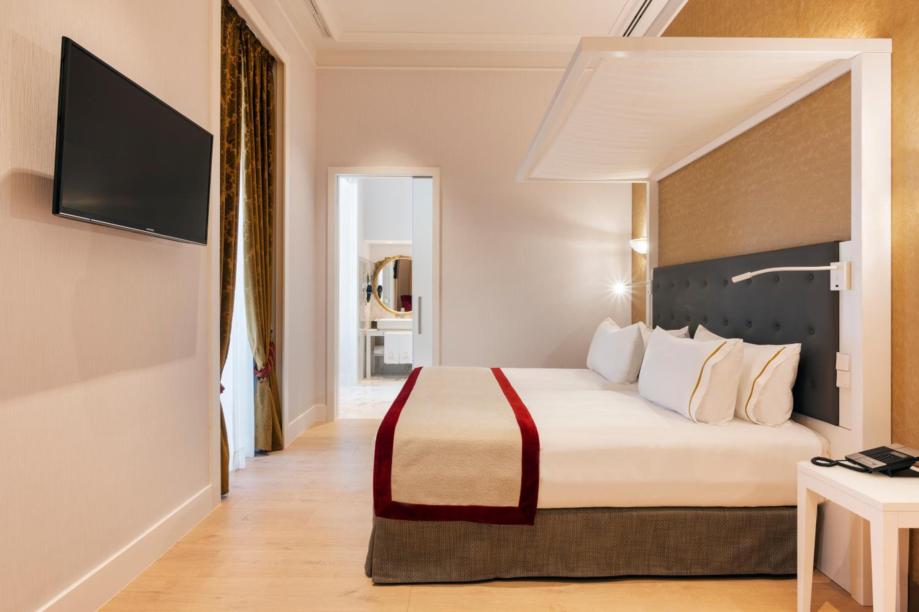Double or Twin Room with Balcony