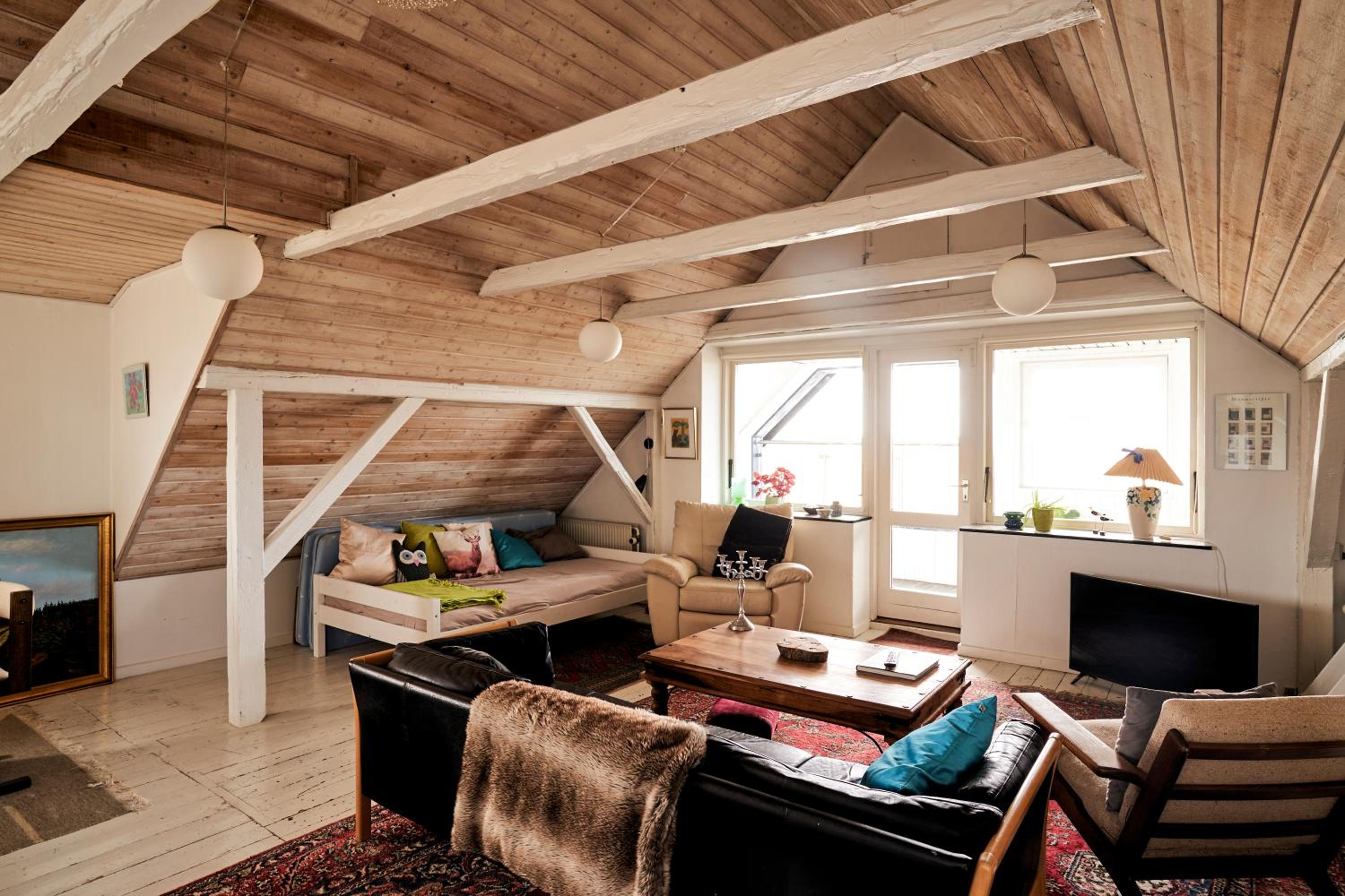 Family Room with Balcony photo 2