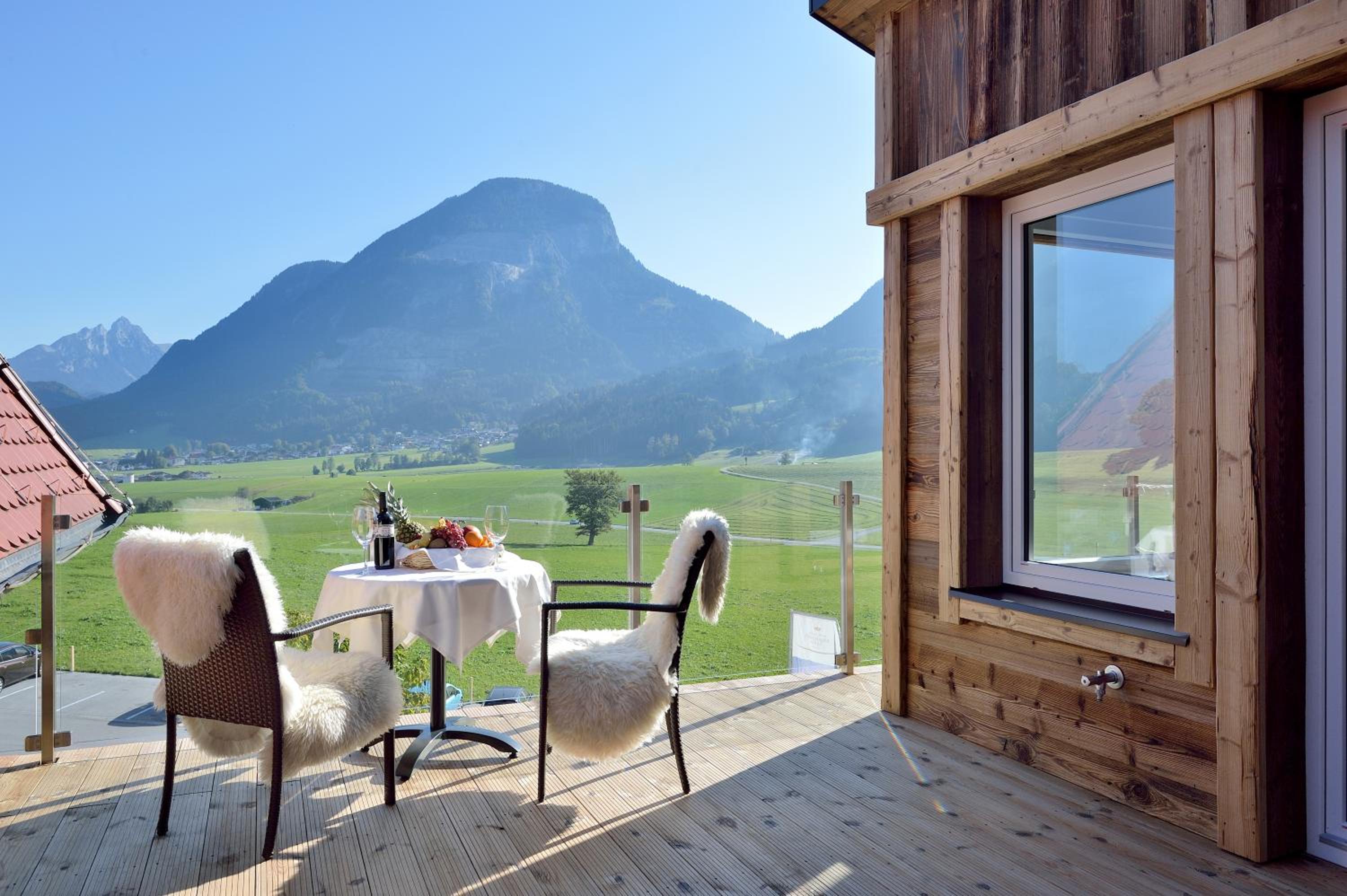 Suite with Mountain View