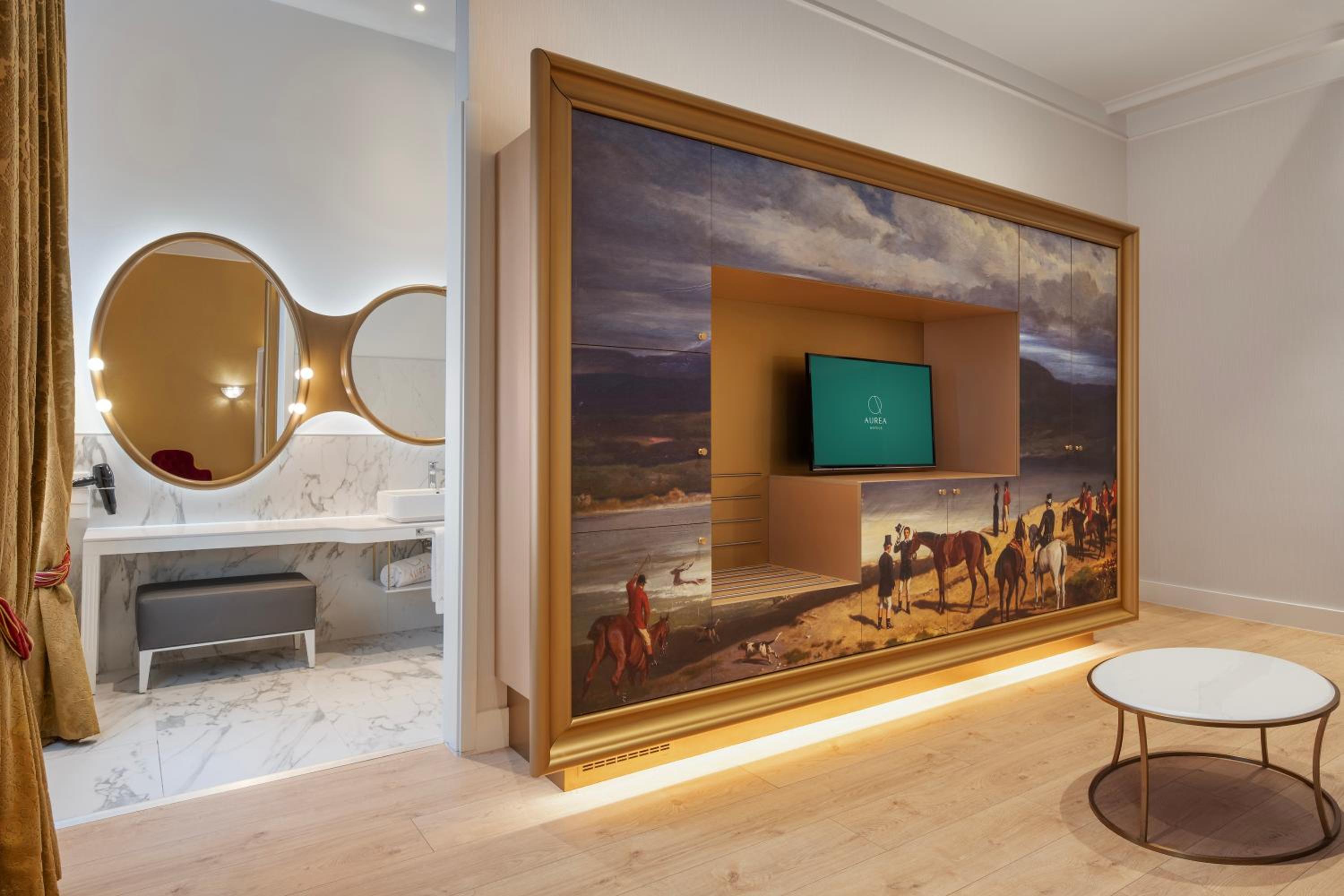 Deluxe Double or Twin Room thumbnail 6