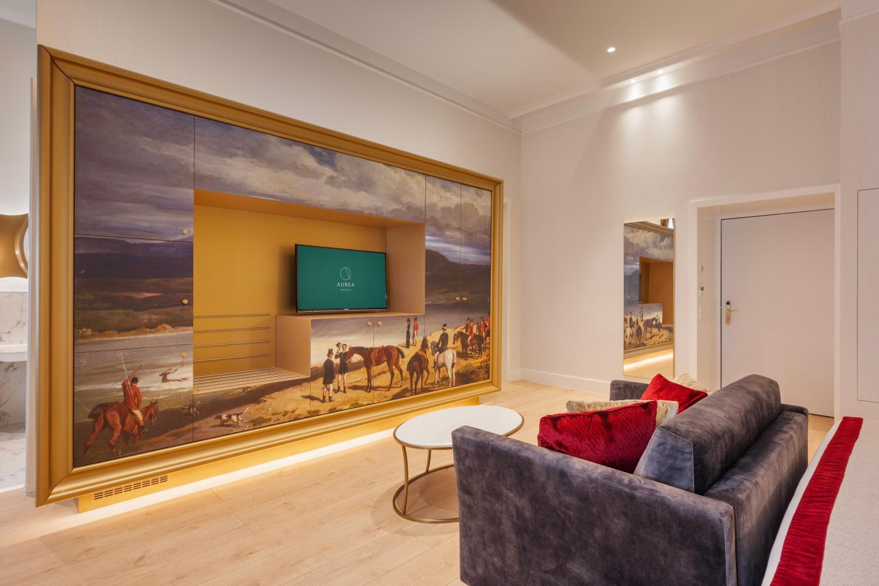 Deluxe Double or Twin Room thumbnail 6