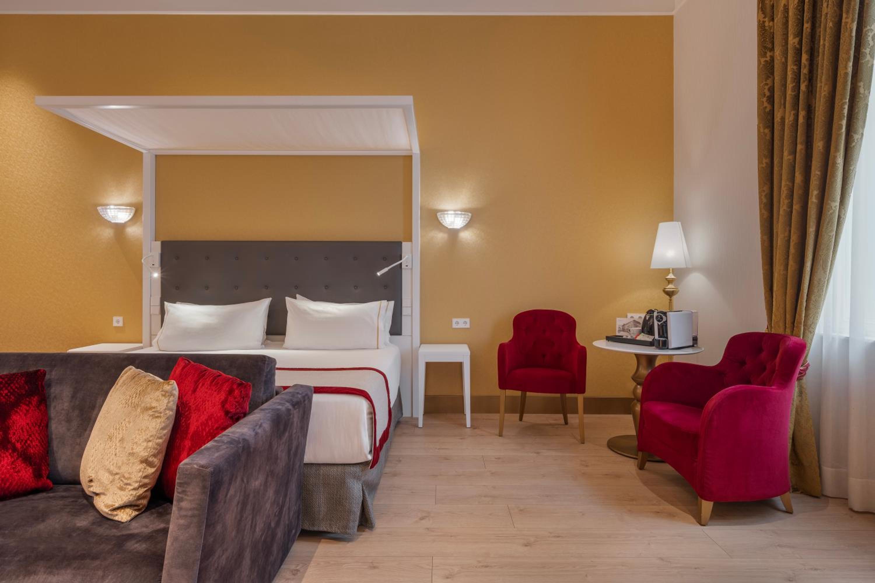 Deluxe Double or Twin Room