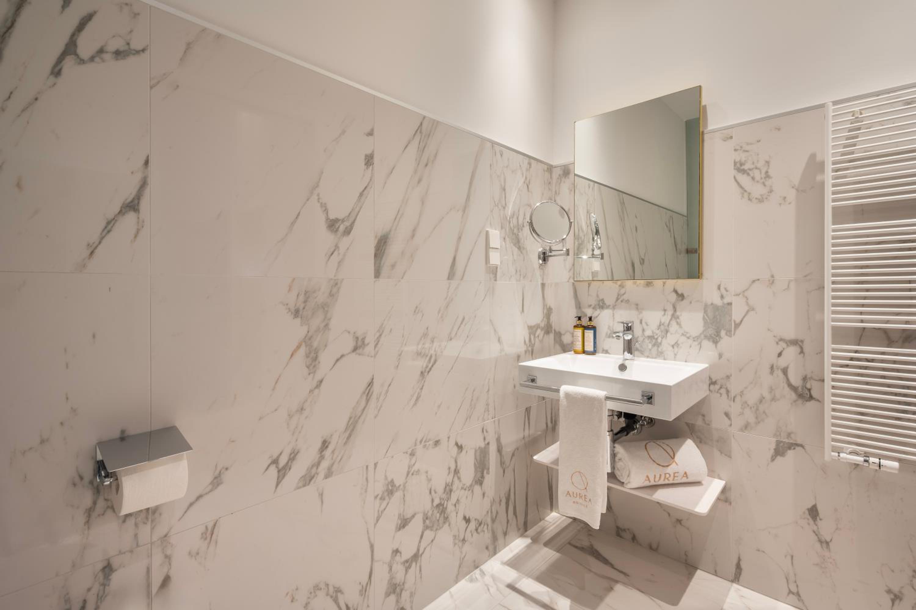 Superior Double or Twin Room - Photo 7