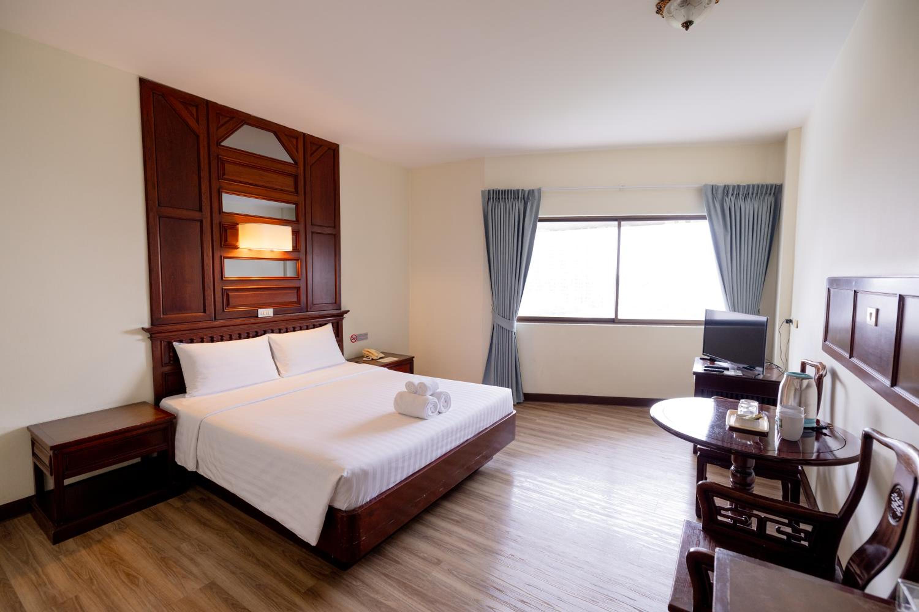 Deluxe Double Room photo 3