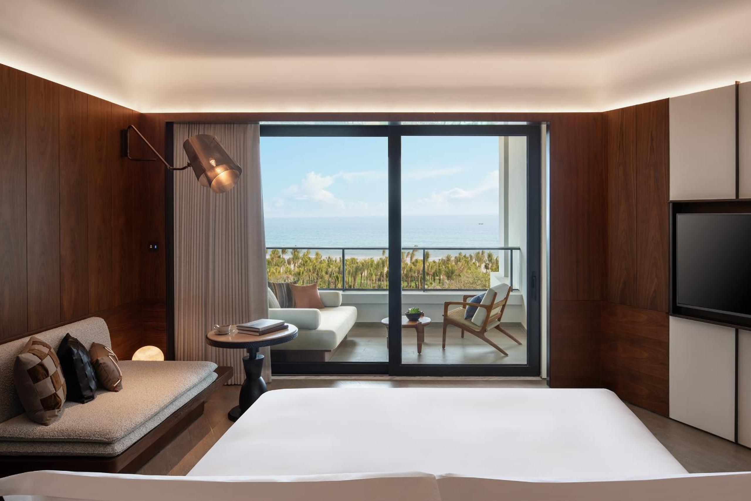 Essential King Room - Oceanfront