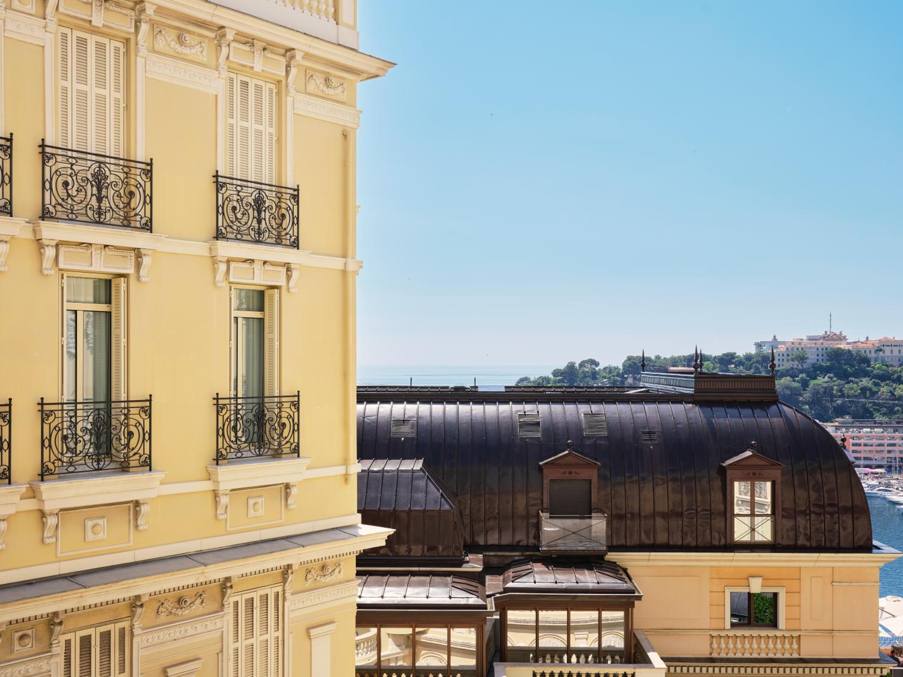 Prestige Suite with City or Courtyard View