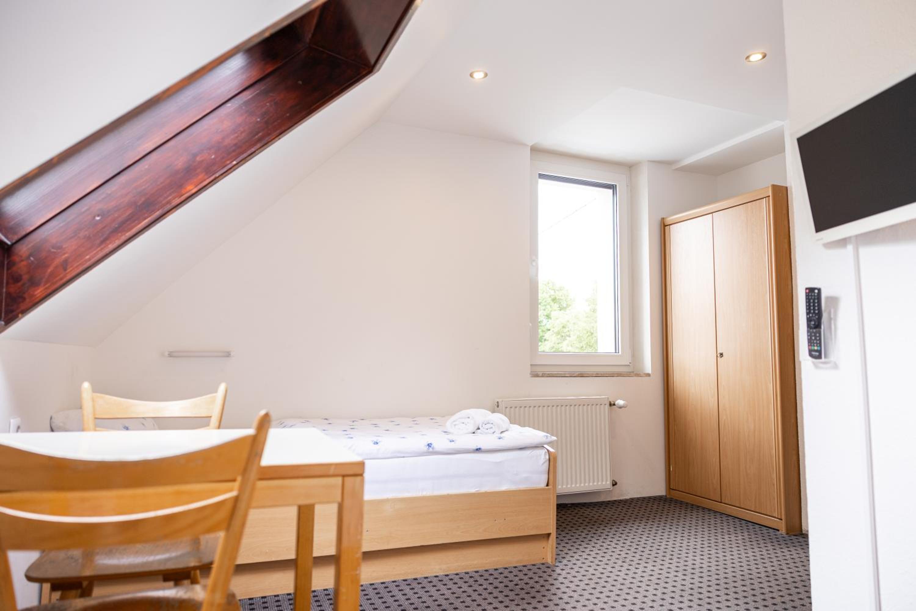 Twin Room with Bathroom photo 3