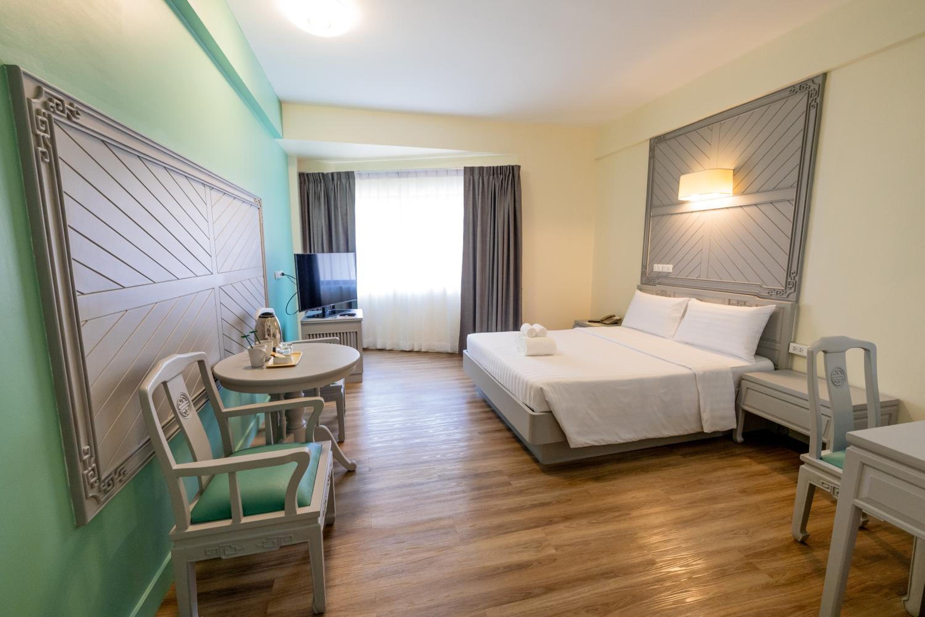 Deluxe Double Room with Shower photo 3