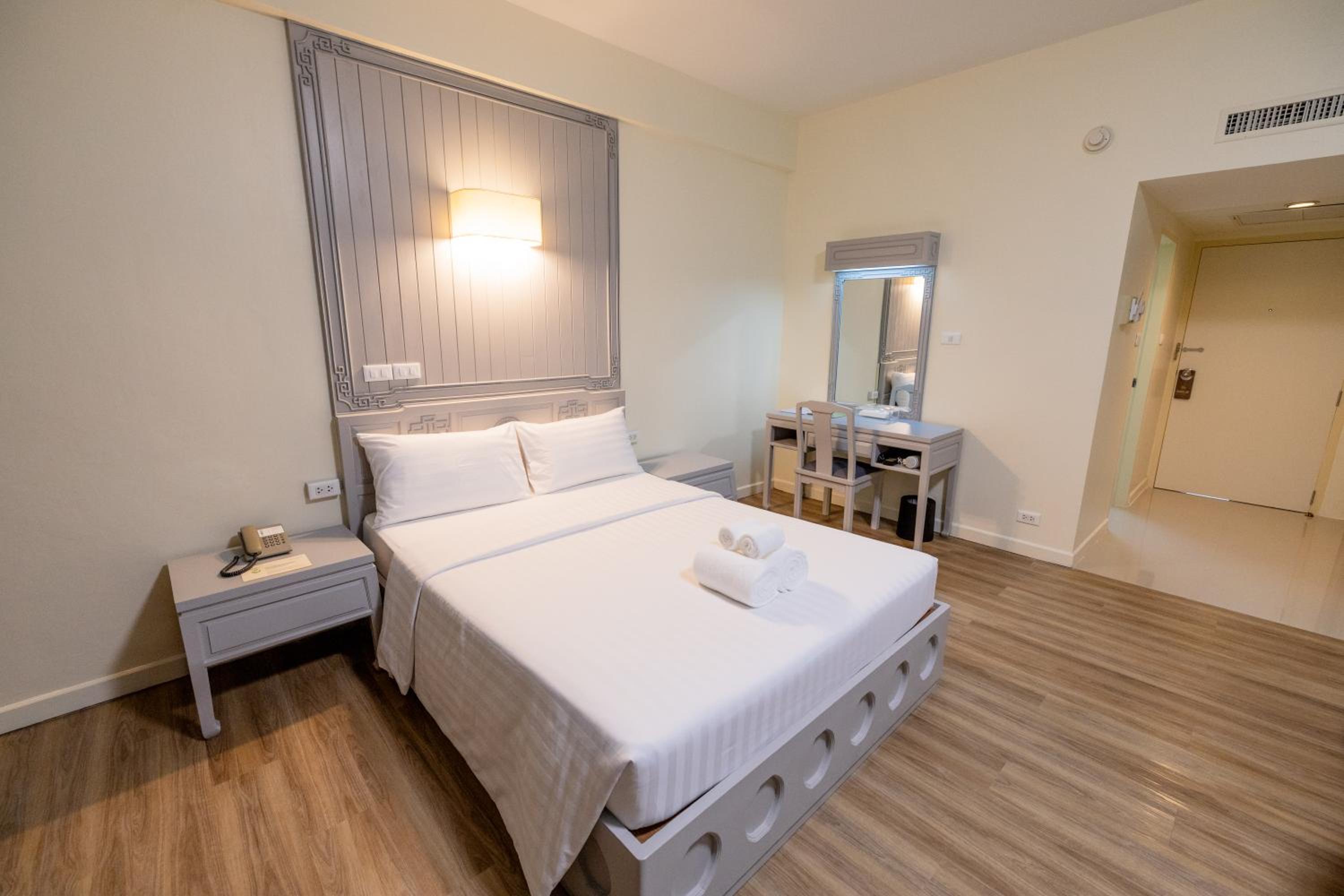 Deluxe Double Room with Shower photo 2