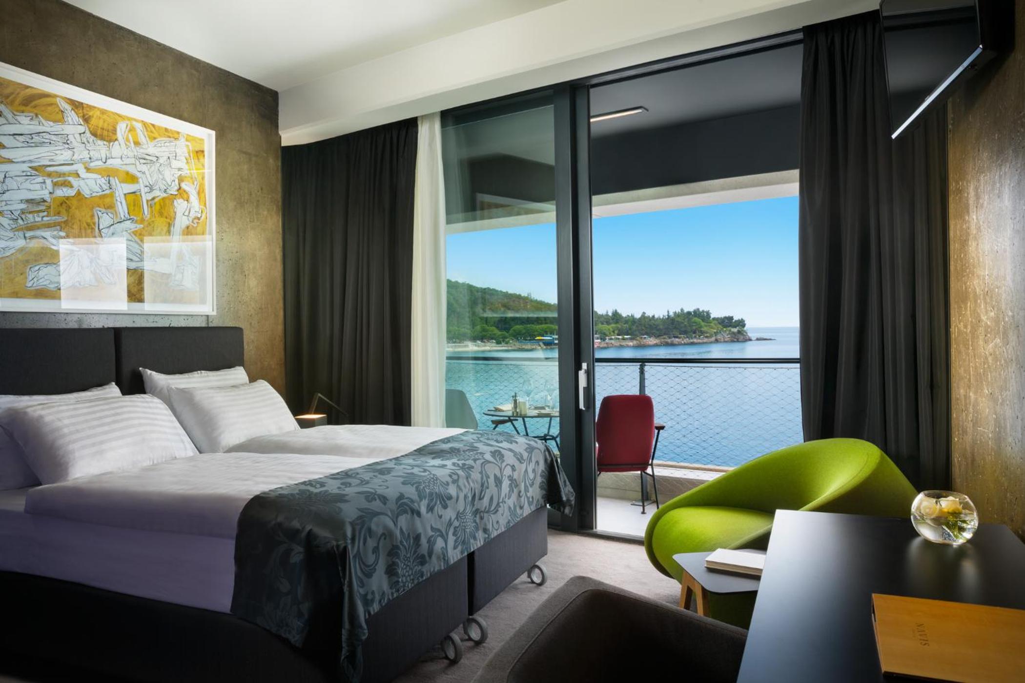 Deluxe Double or Twin Room with Sea View