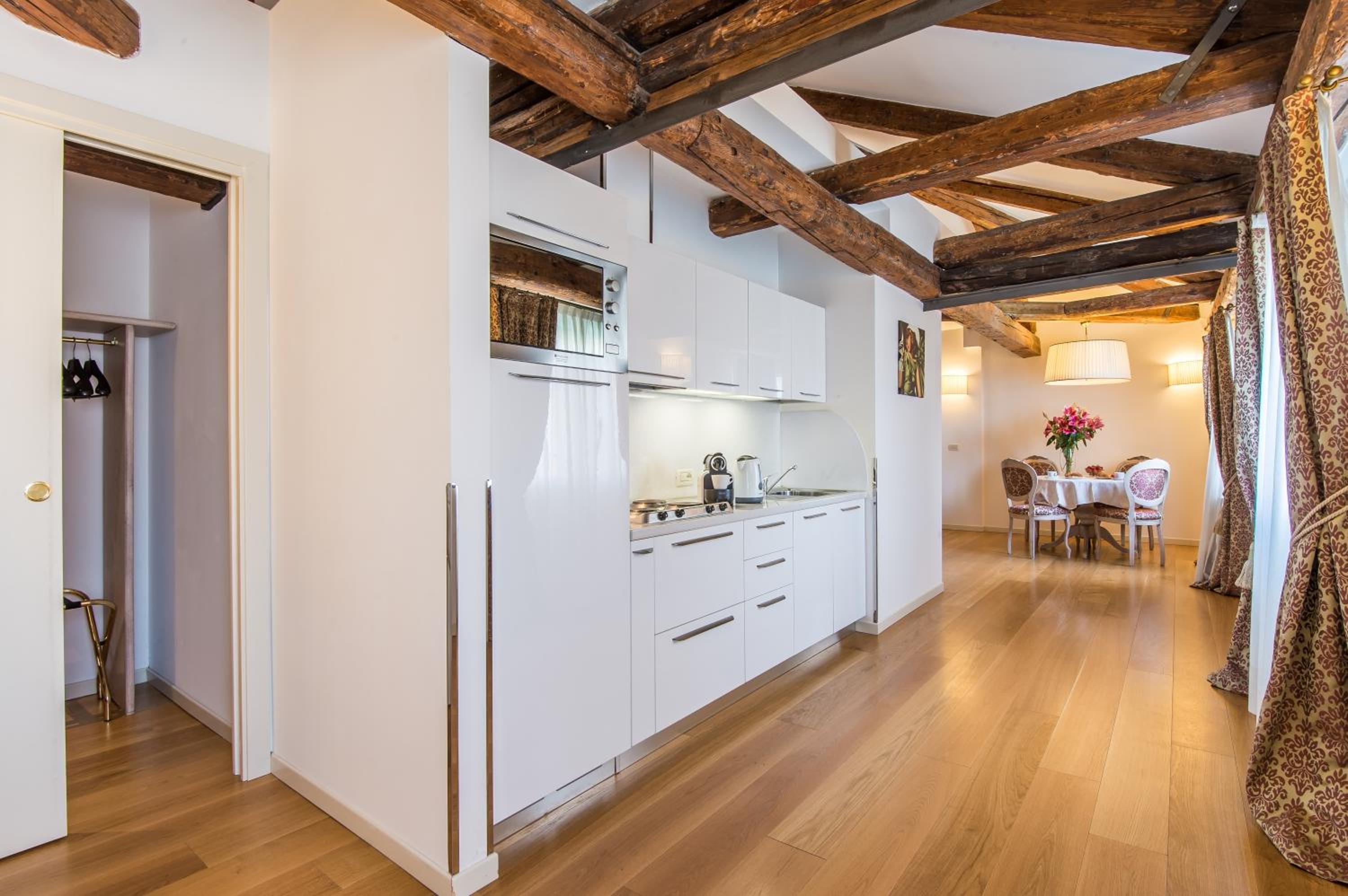 Superior Apartment with Canal view photo 3