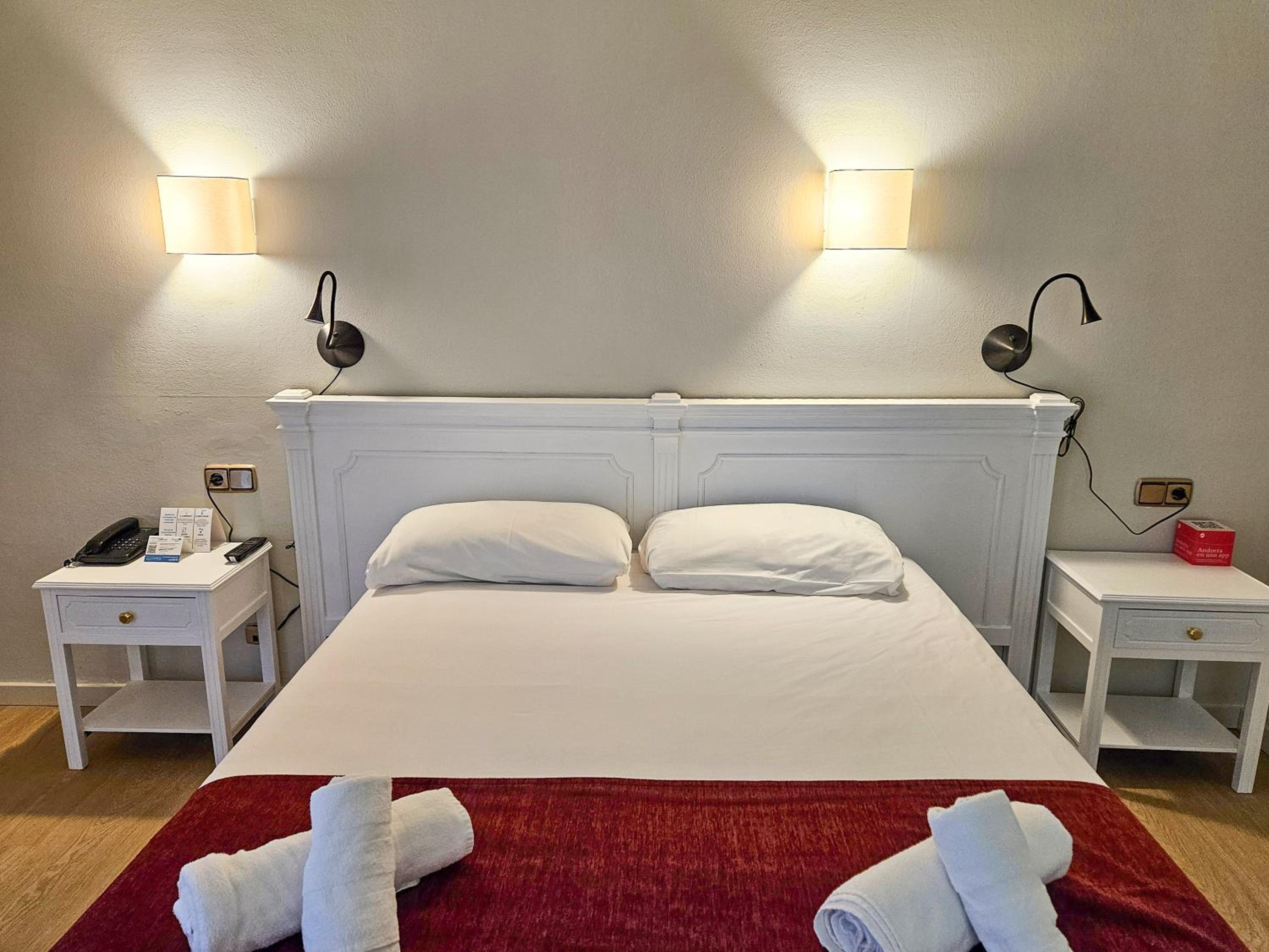 Deluxe Room (2 Adults + 1 Child)