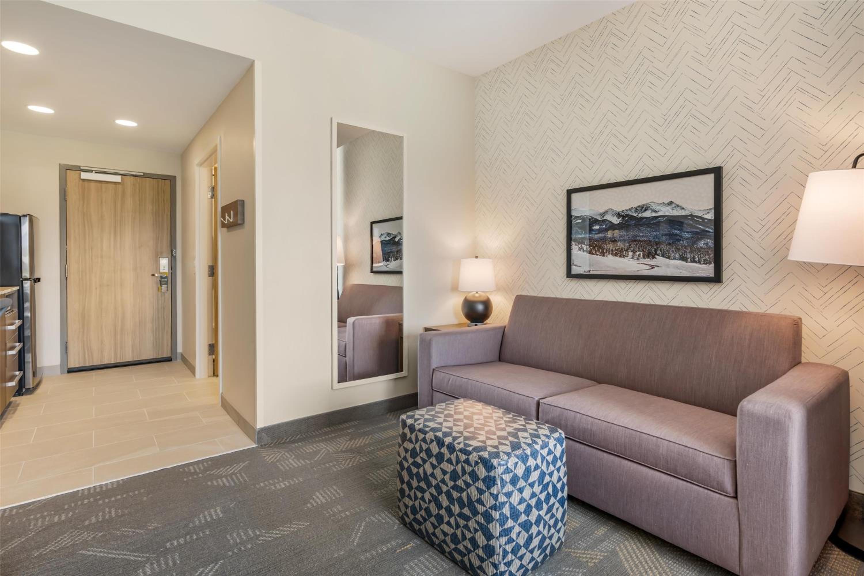 One-Bedroom King Suite - Photo 11