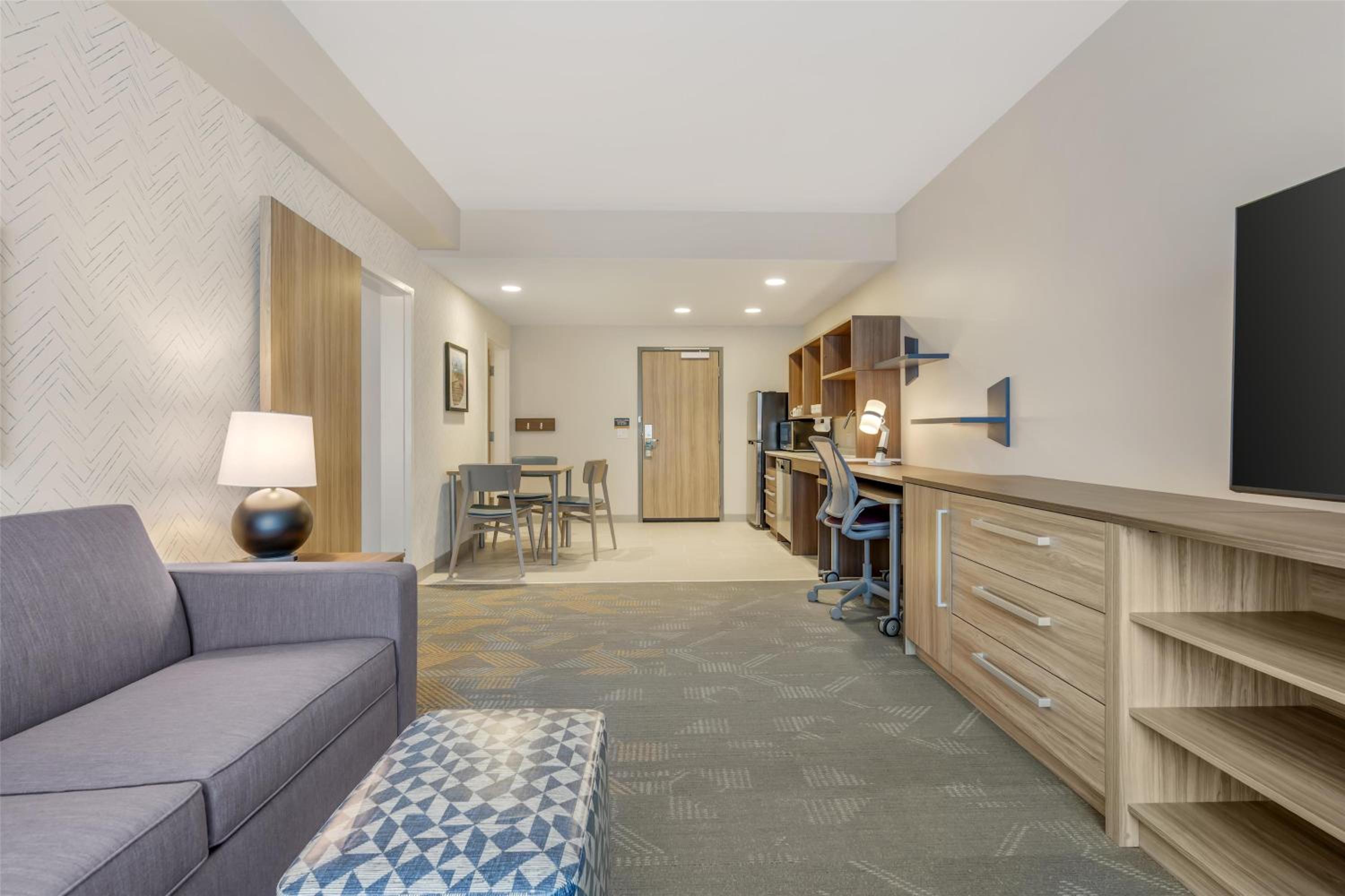 One-Bedroom King Suite - Photo 10
