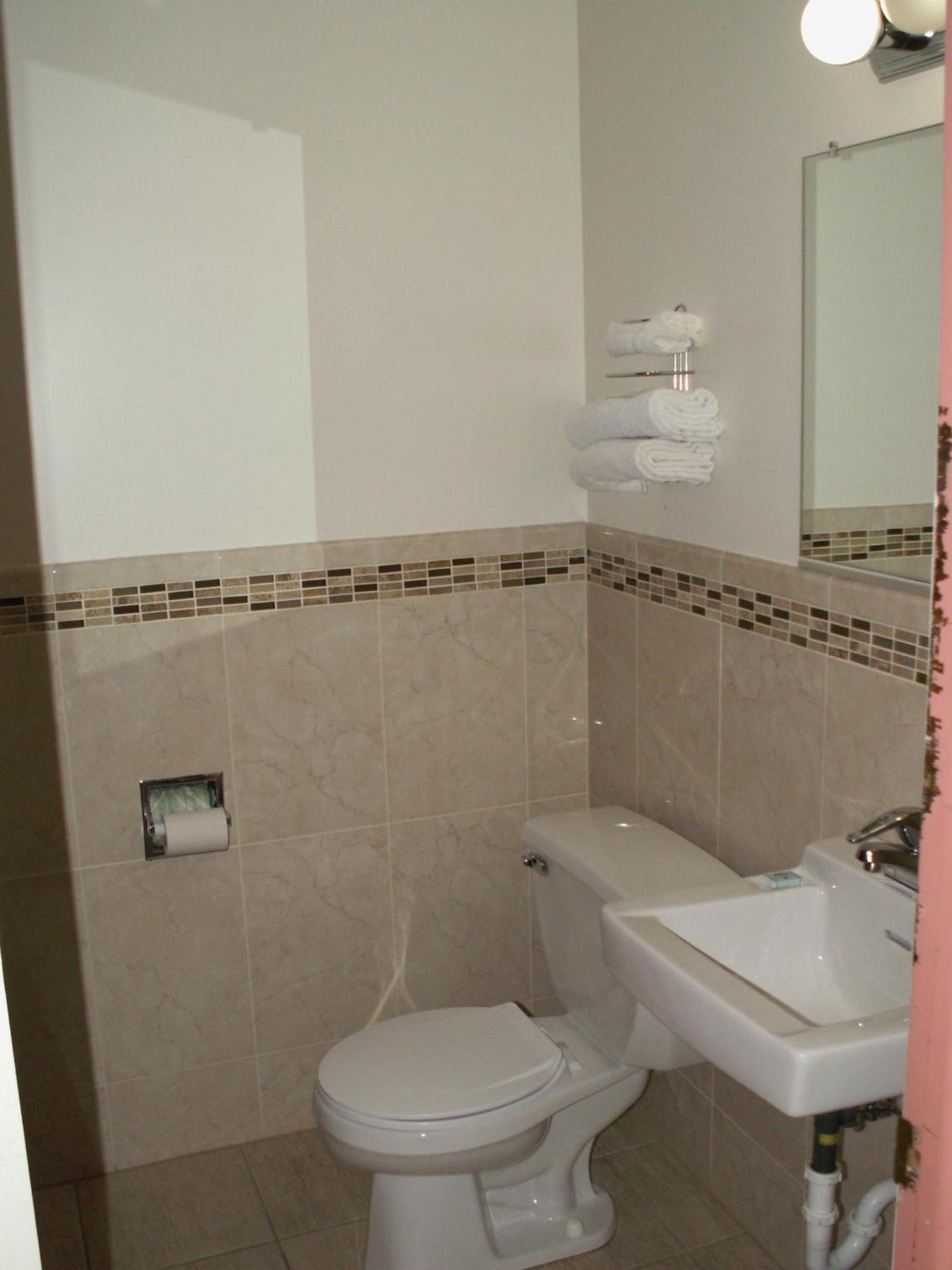 Queen Room - Smoking photo 3