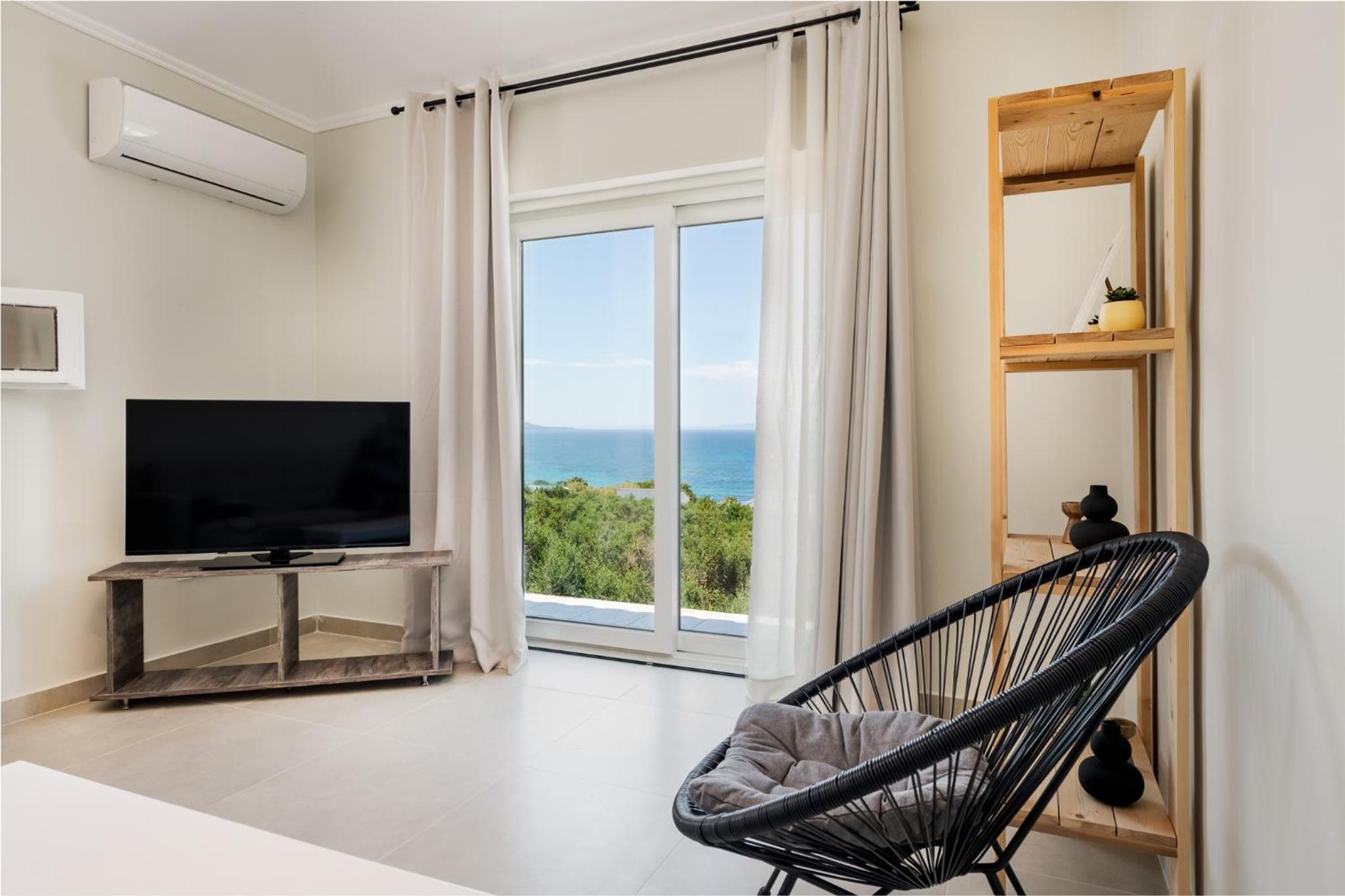 One-Bedroom Apartment with Balcony and Sea View photo 1