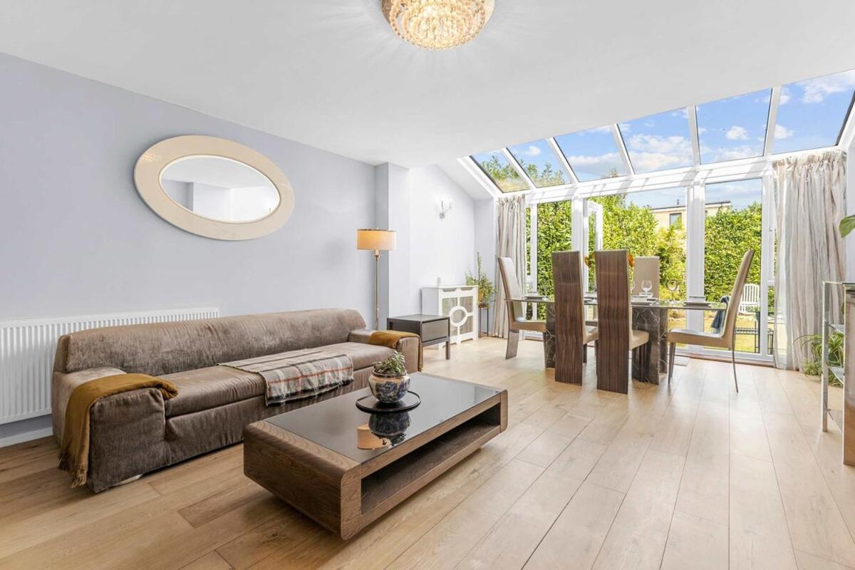 Three-Bedroom House photo 1