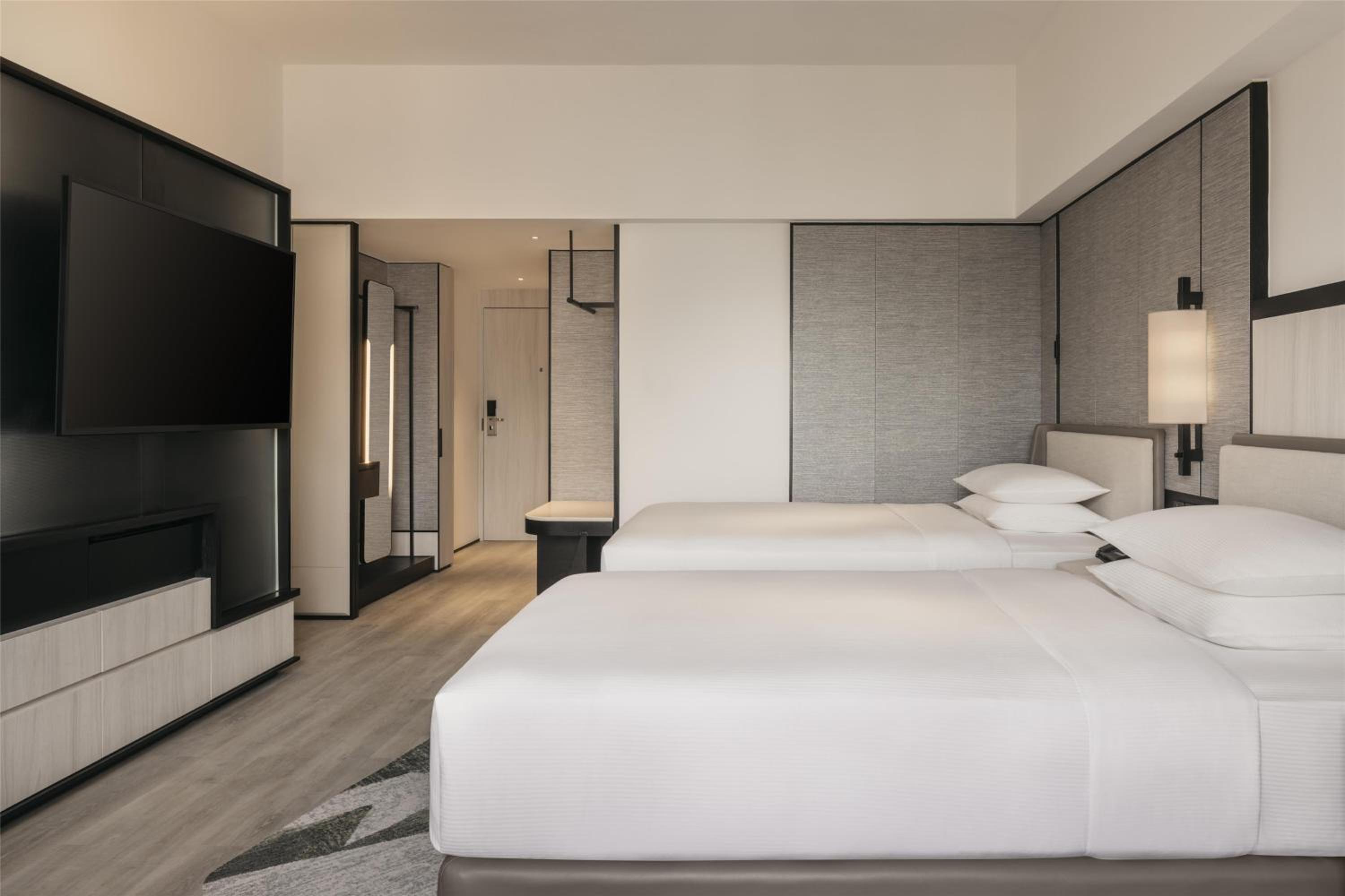 Twin Room with Marina Bay View