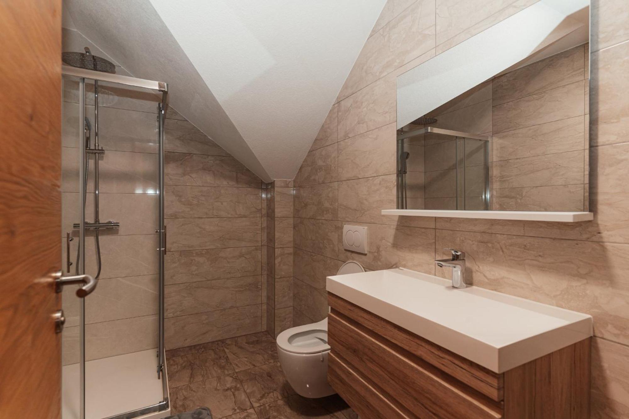 One-Bedroom Apartment with Park View photo 3