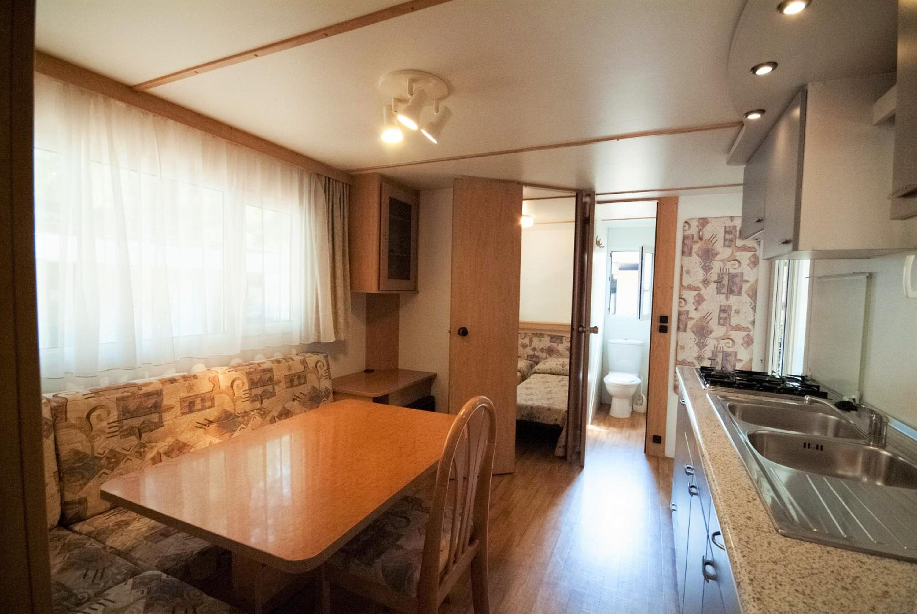 Mobile Home with Kitchen - Photo 5