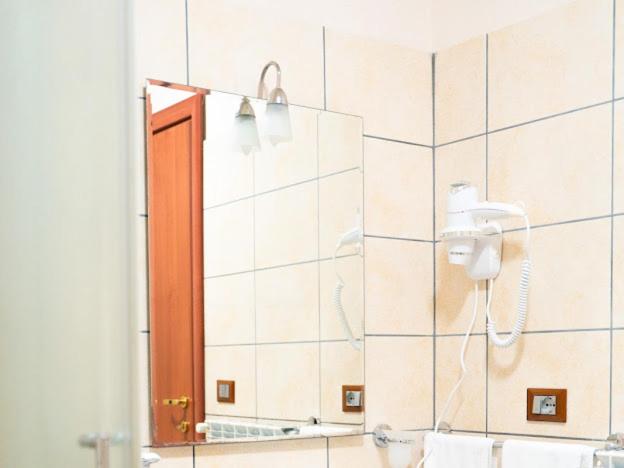Family Room with Mountain View - Photo 4