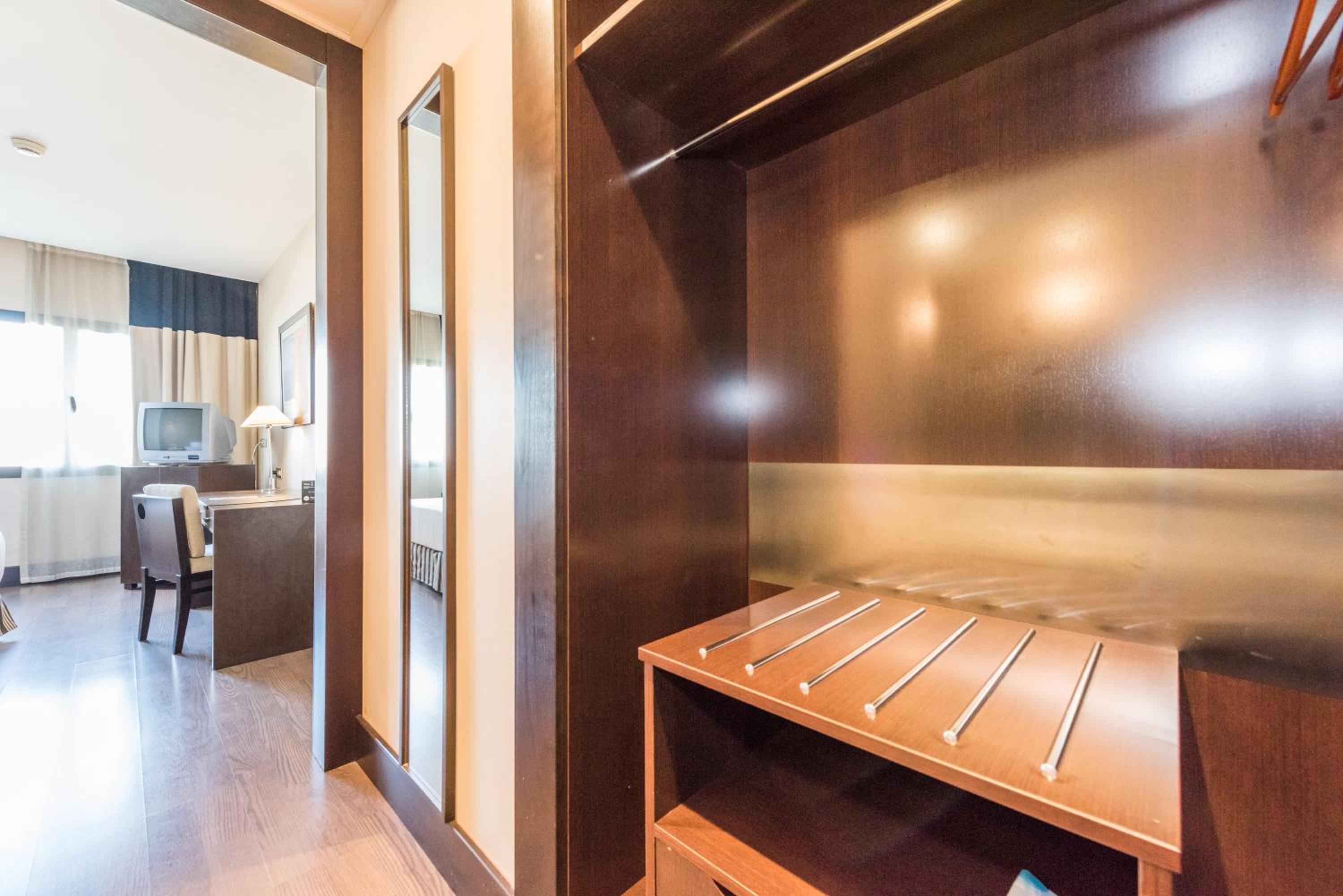 Double Room - Photo 10