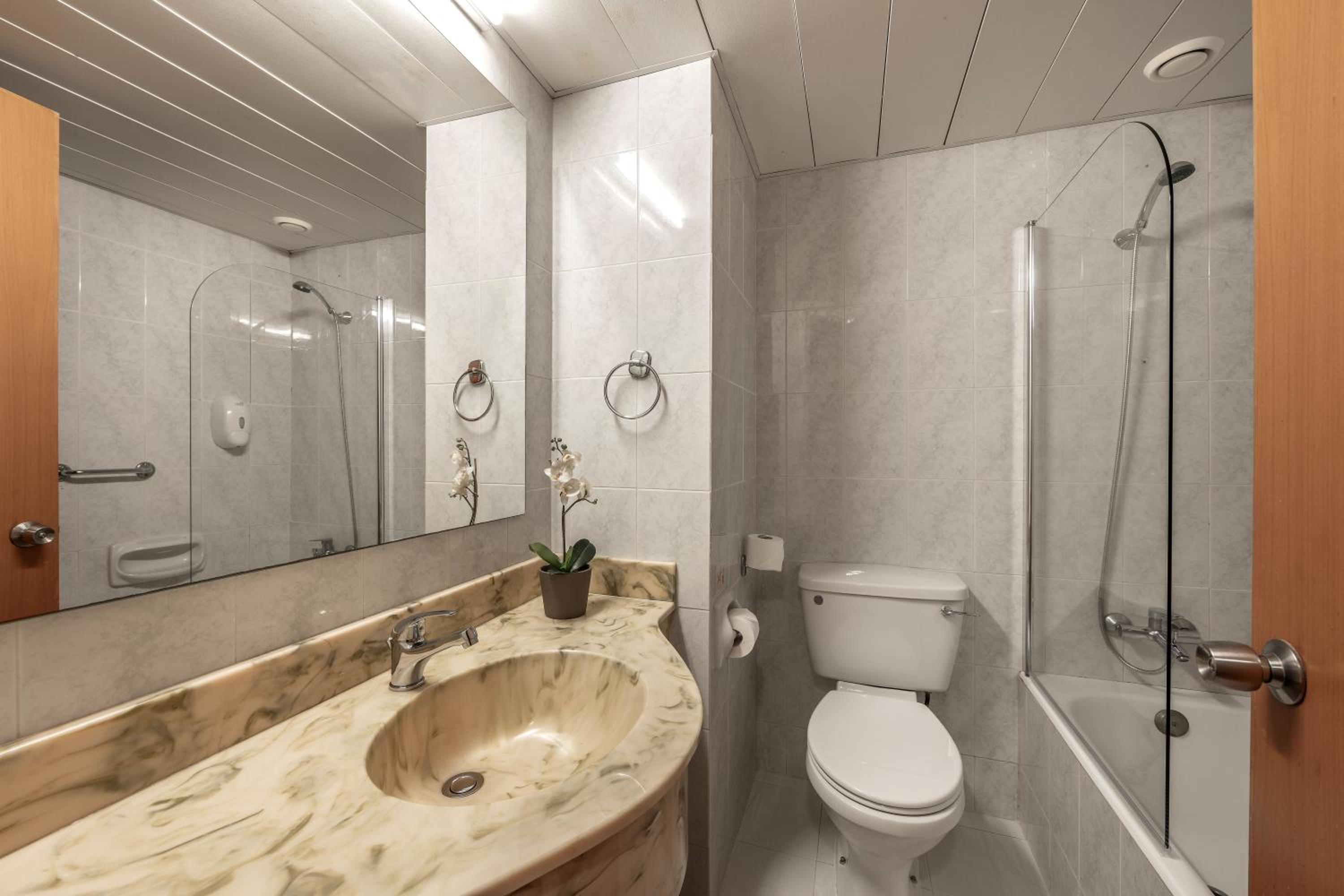 Double or Twin Room with Pool View