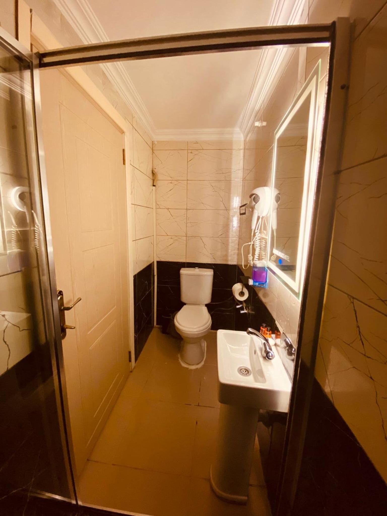 Economy Double Room Without Window  photo 3