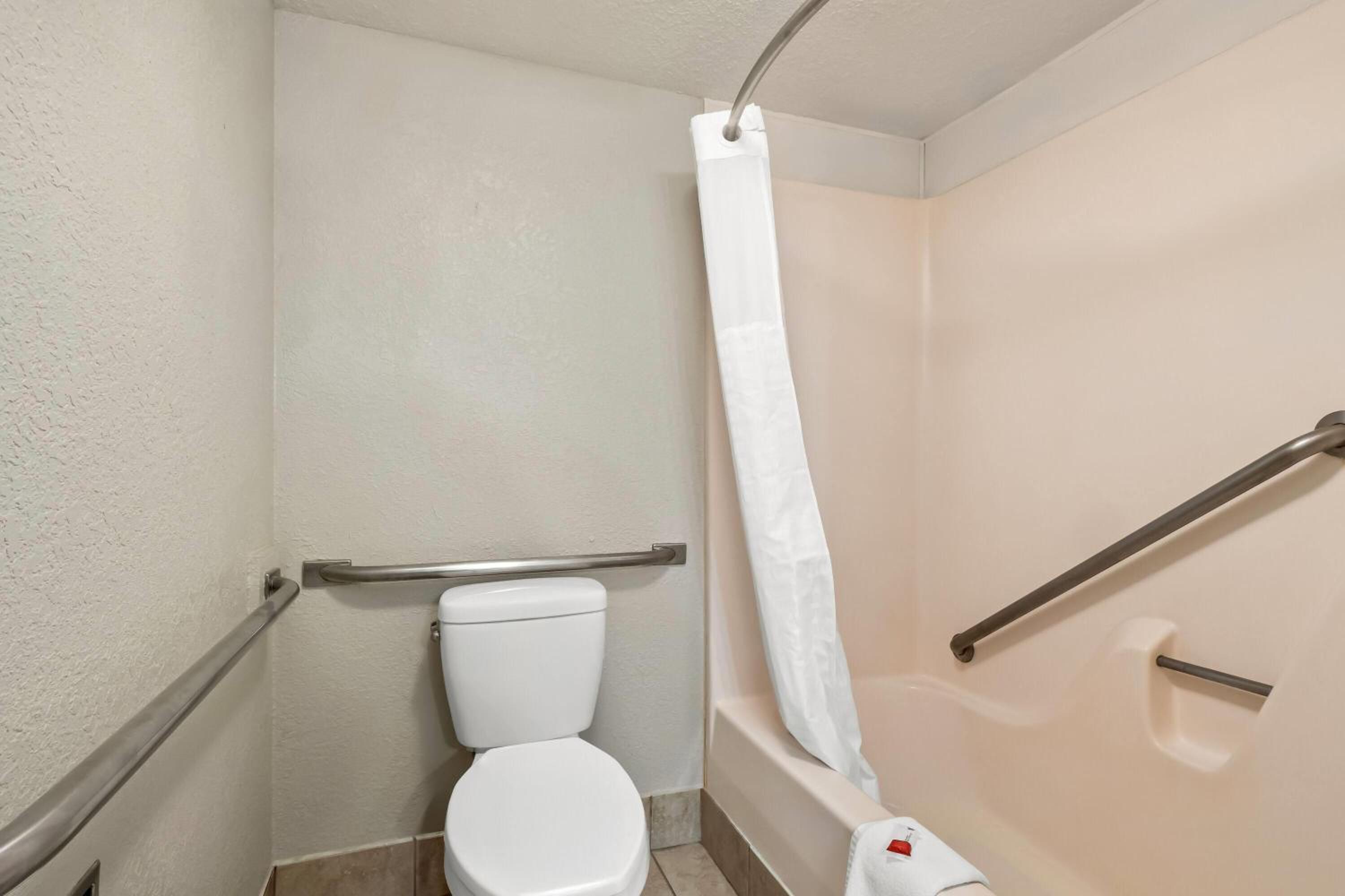 Queen Room with Two Queen Beds - Mobility Access/Non-Smoking