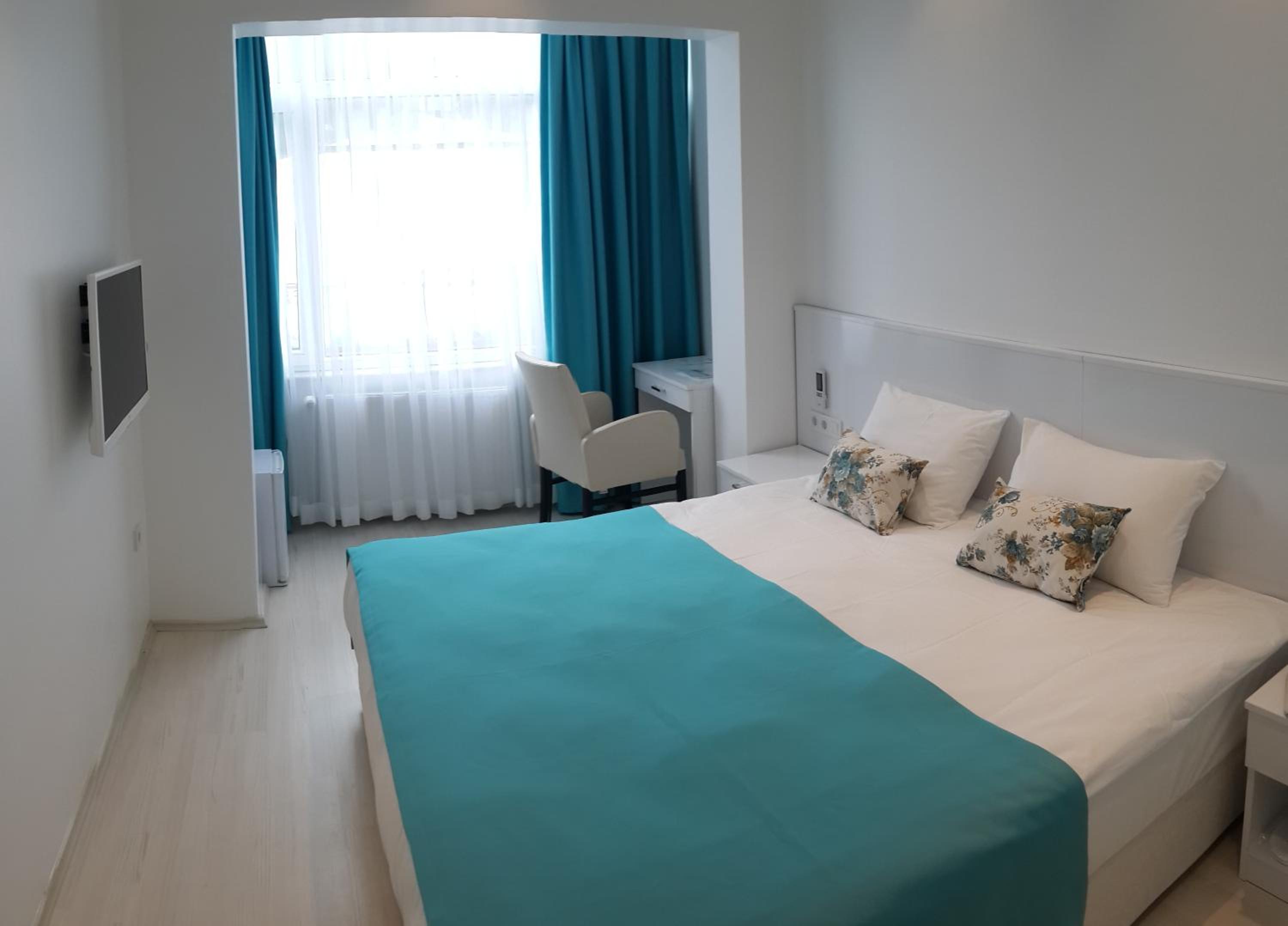 Deluxe Double or Twin Room photo 3