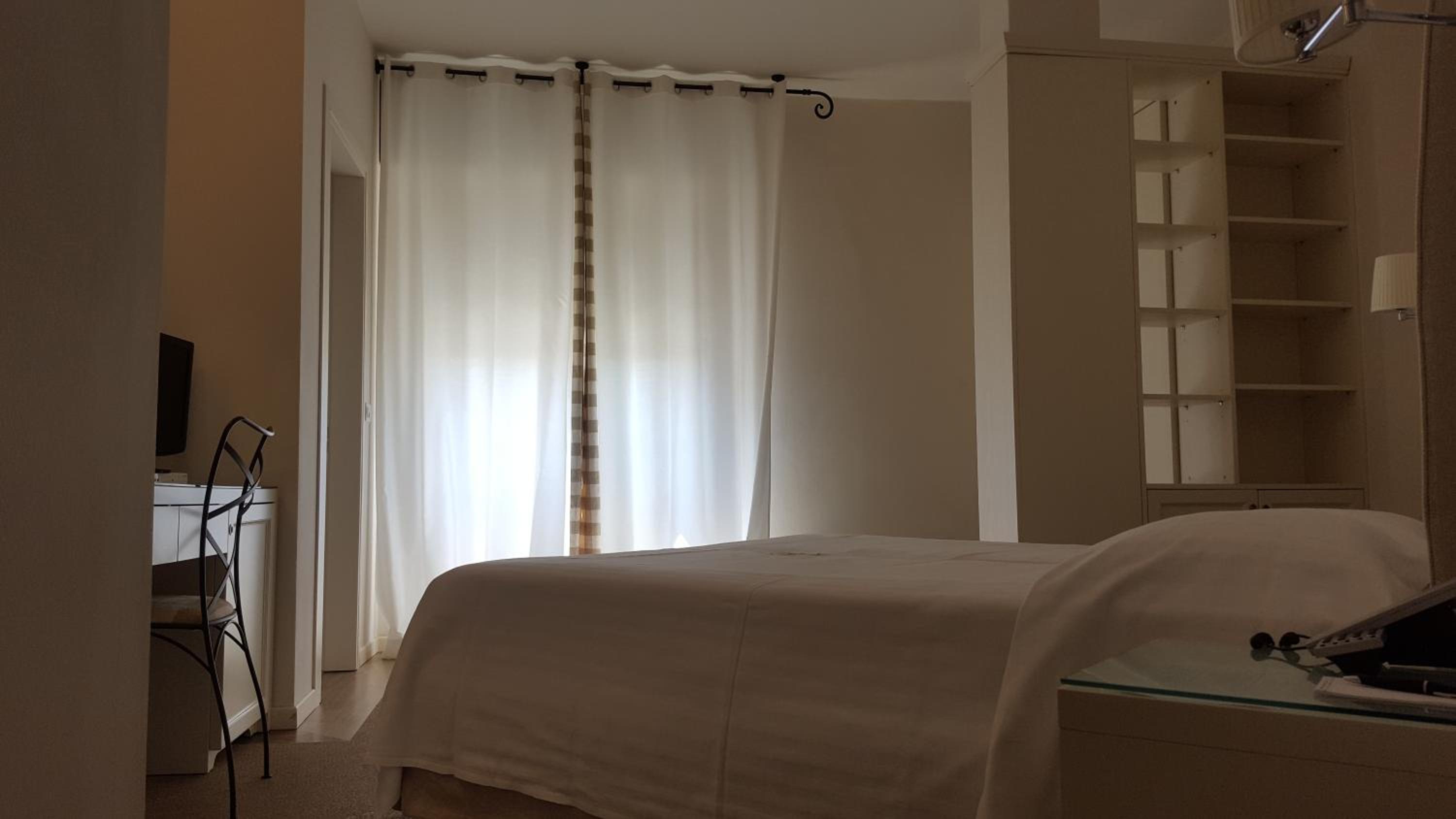 Superior Double Room with Balcony - Photo 2
