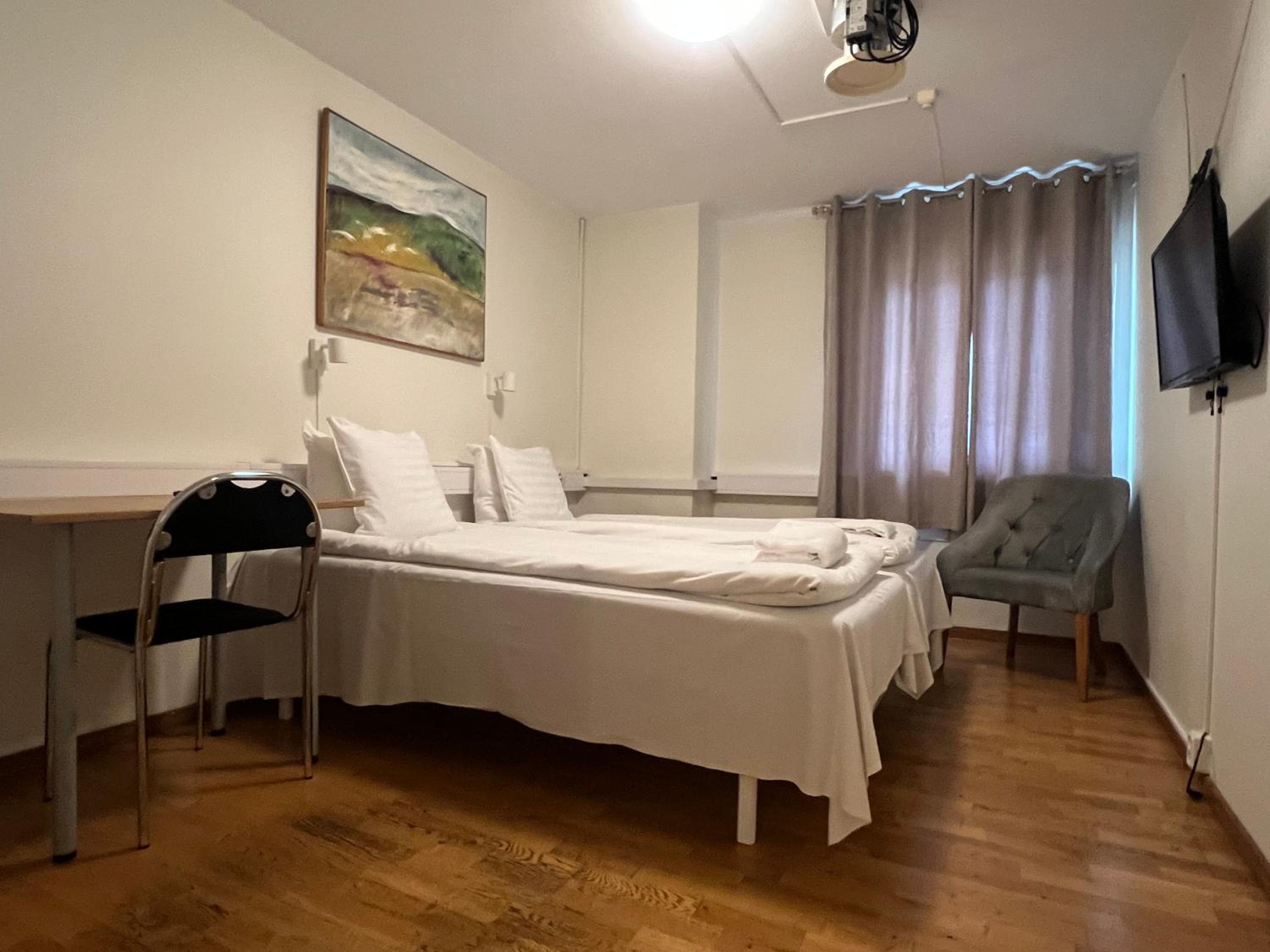 Double Room - Photo 2