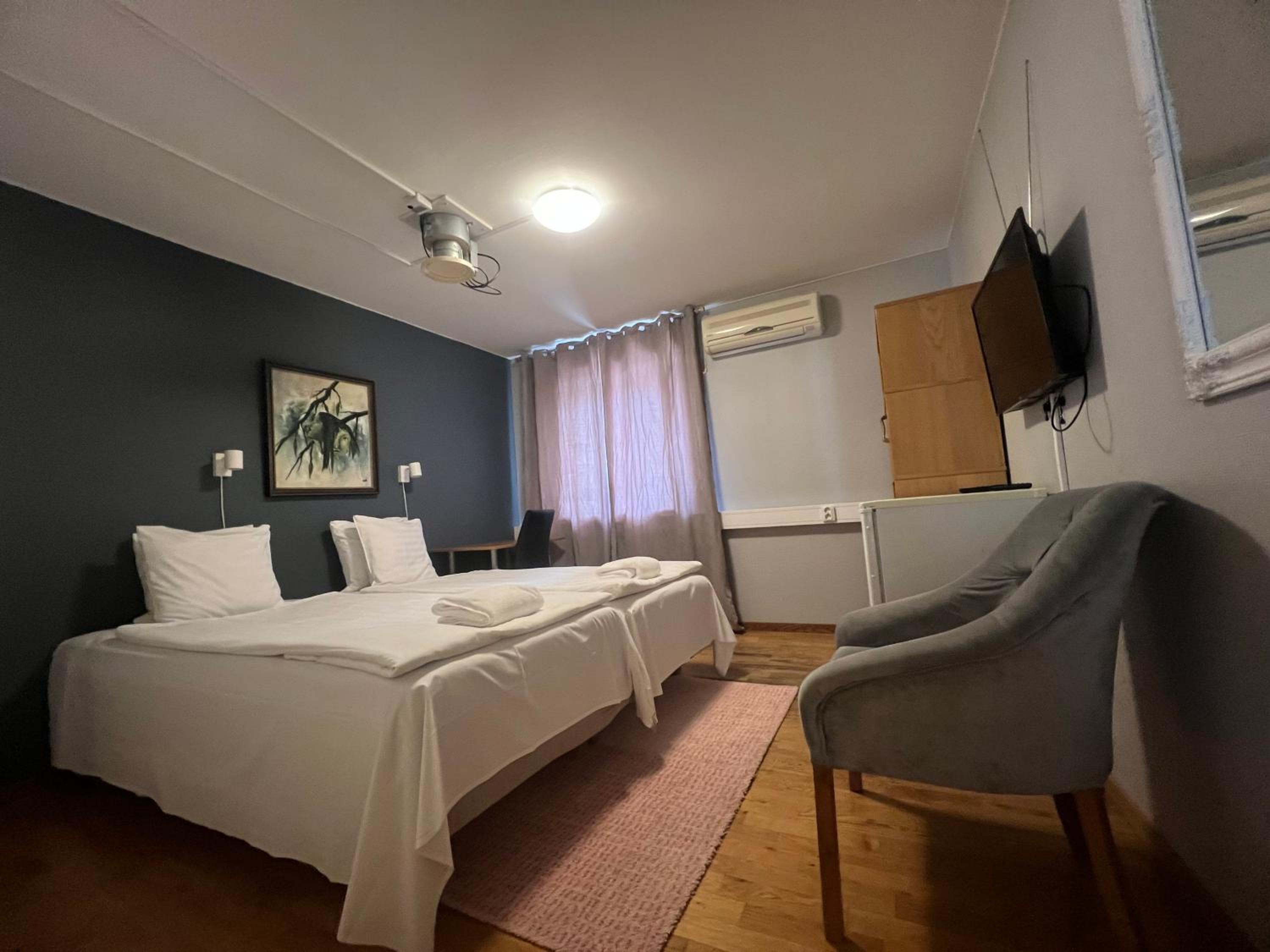 Double Room - Photo 1