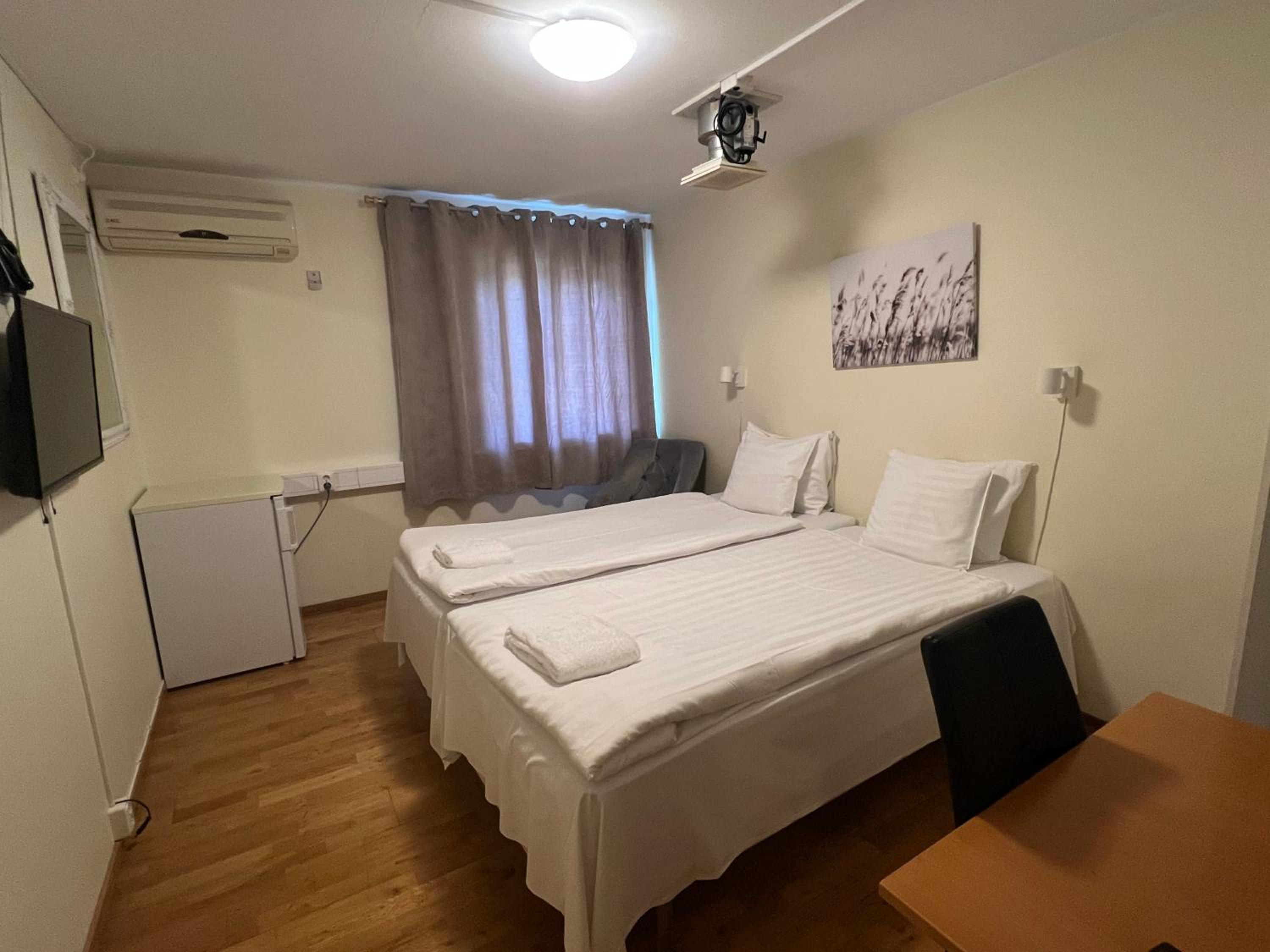 Double Room - Photo 5