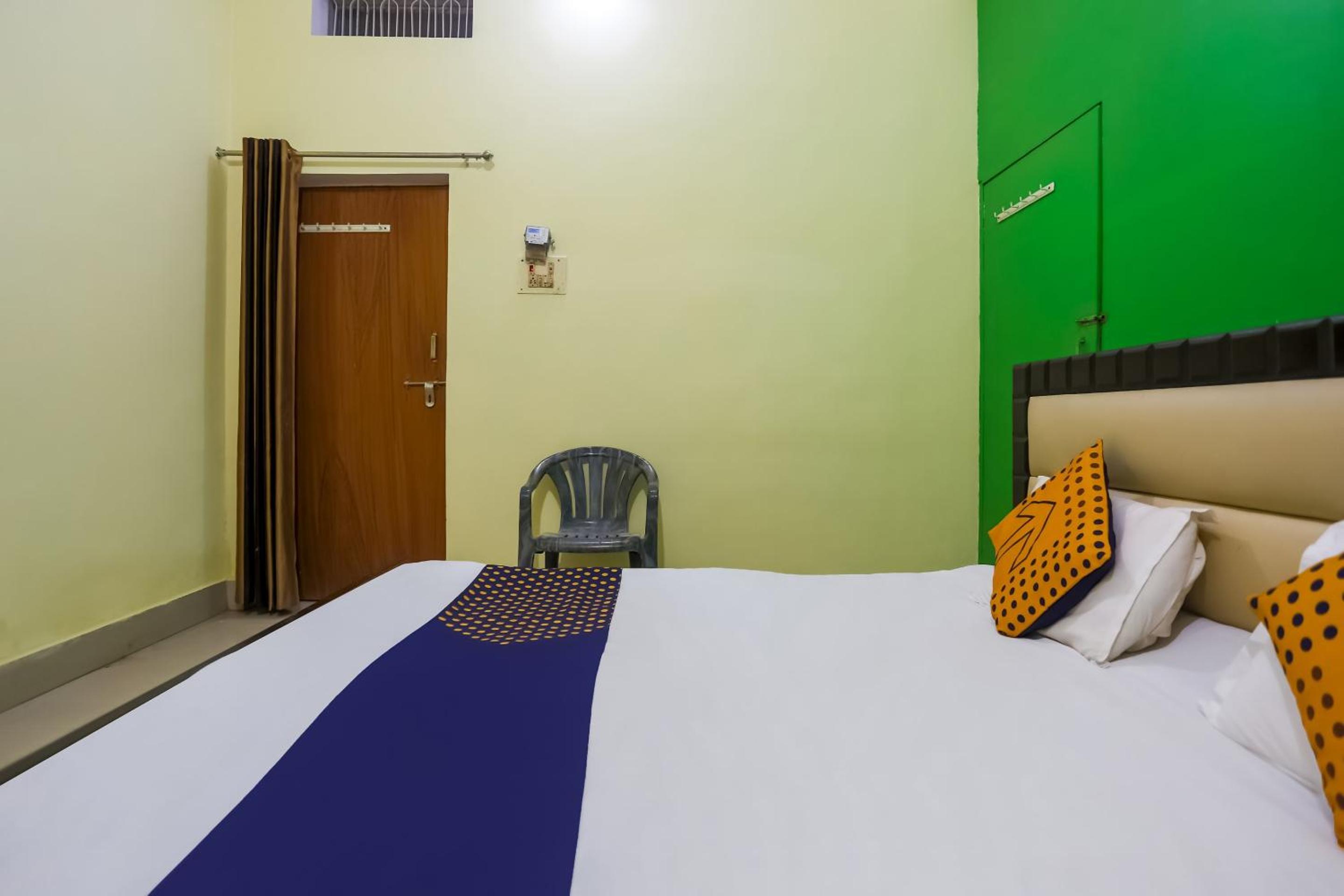Standard Double Room with Fan photo 2