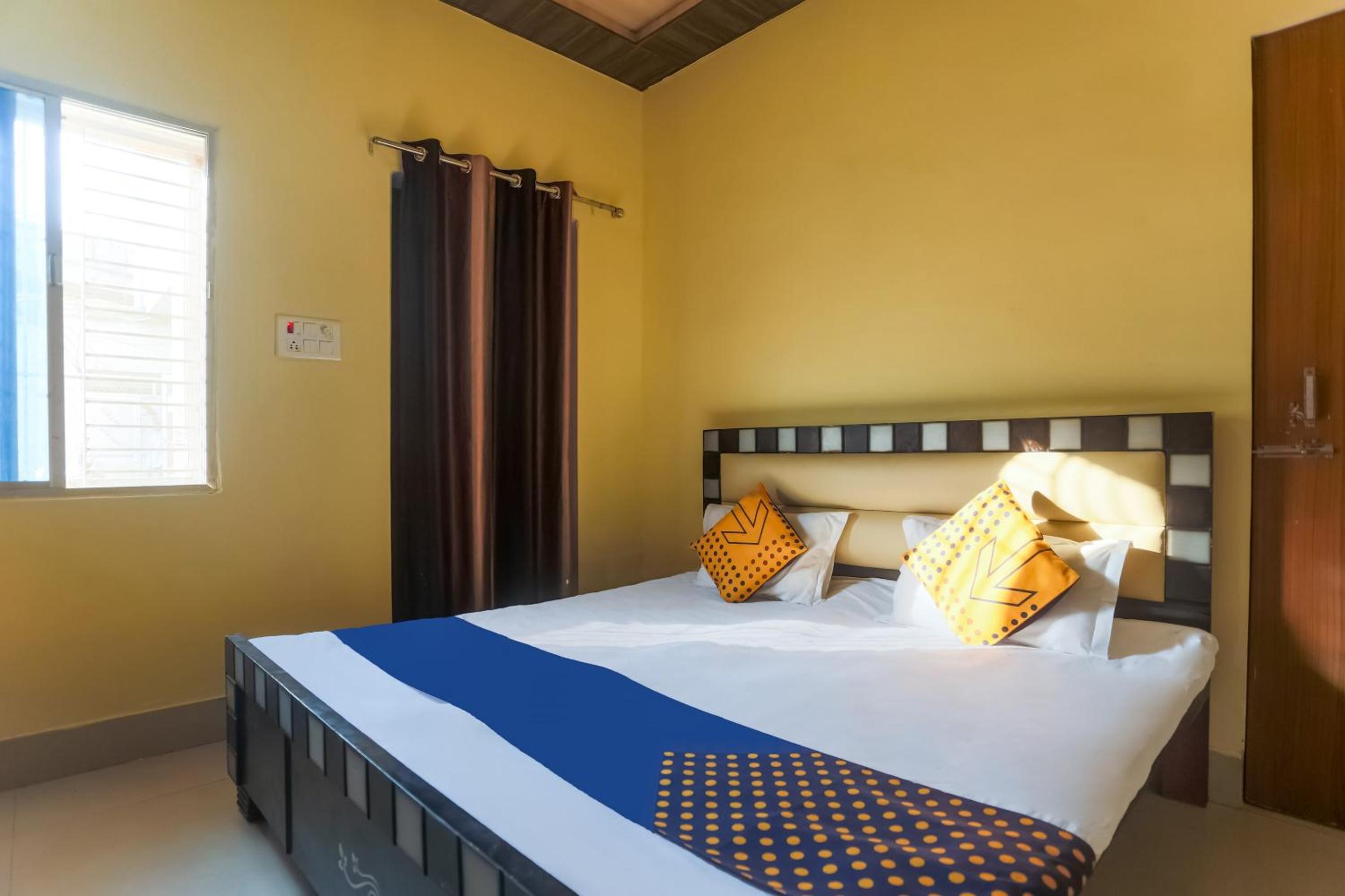 Standard Double Room with Fan photo 1