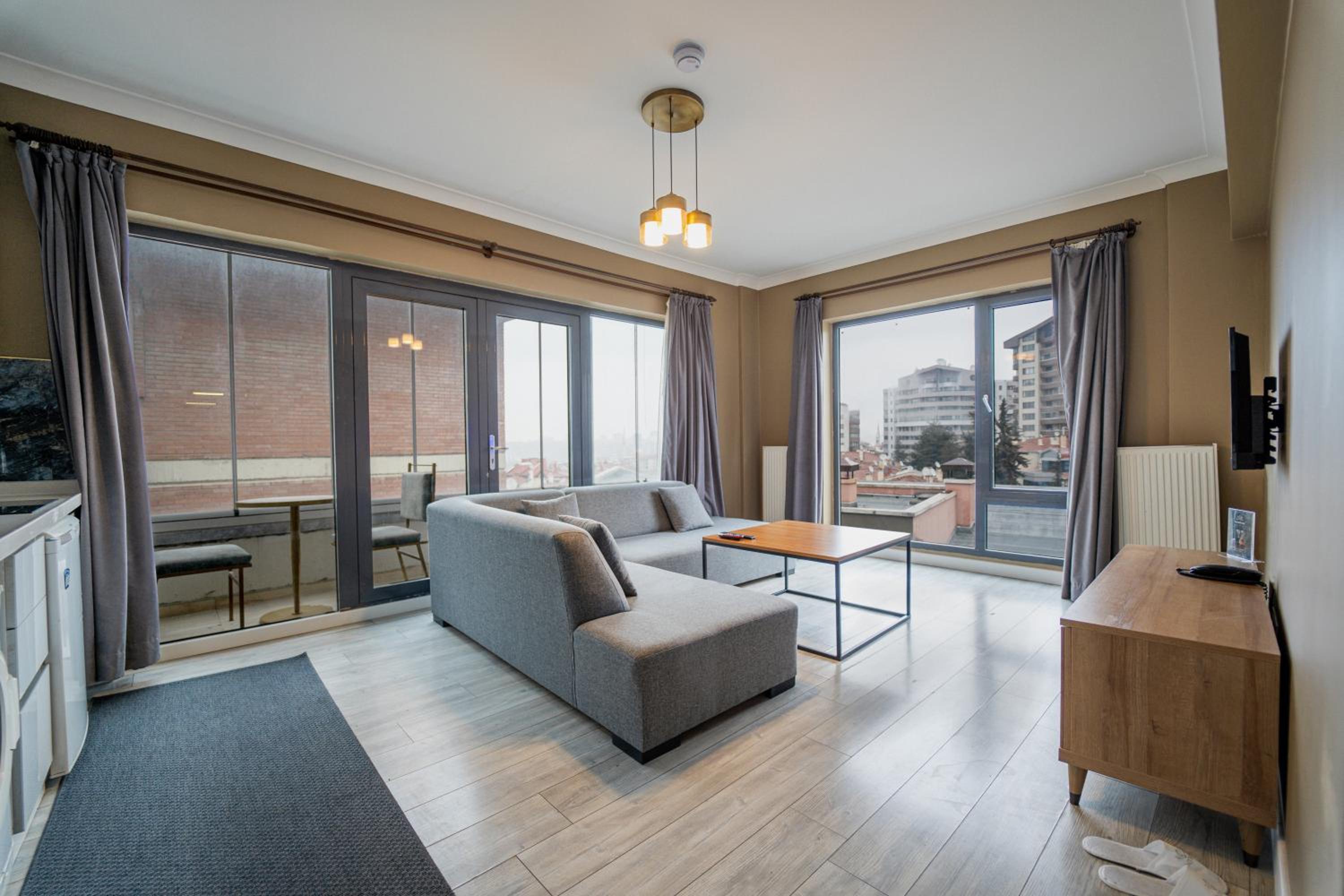Deluxe Suite