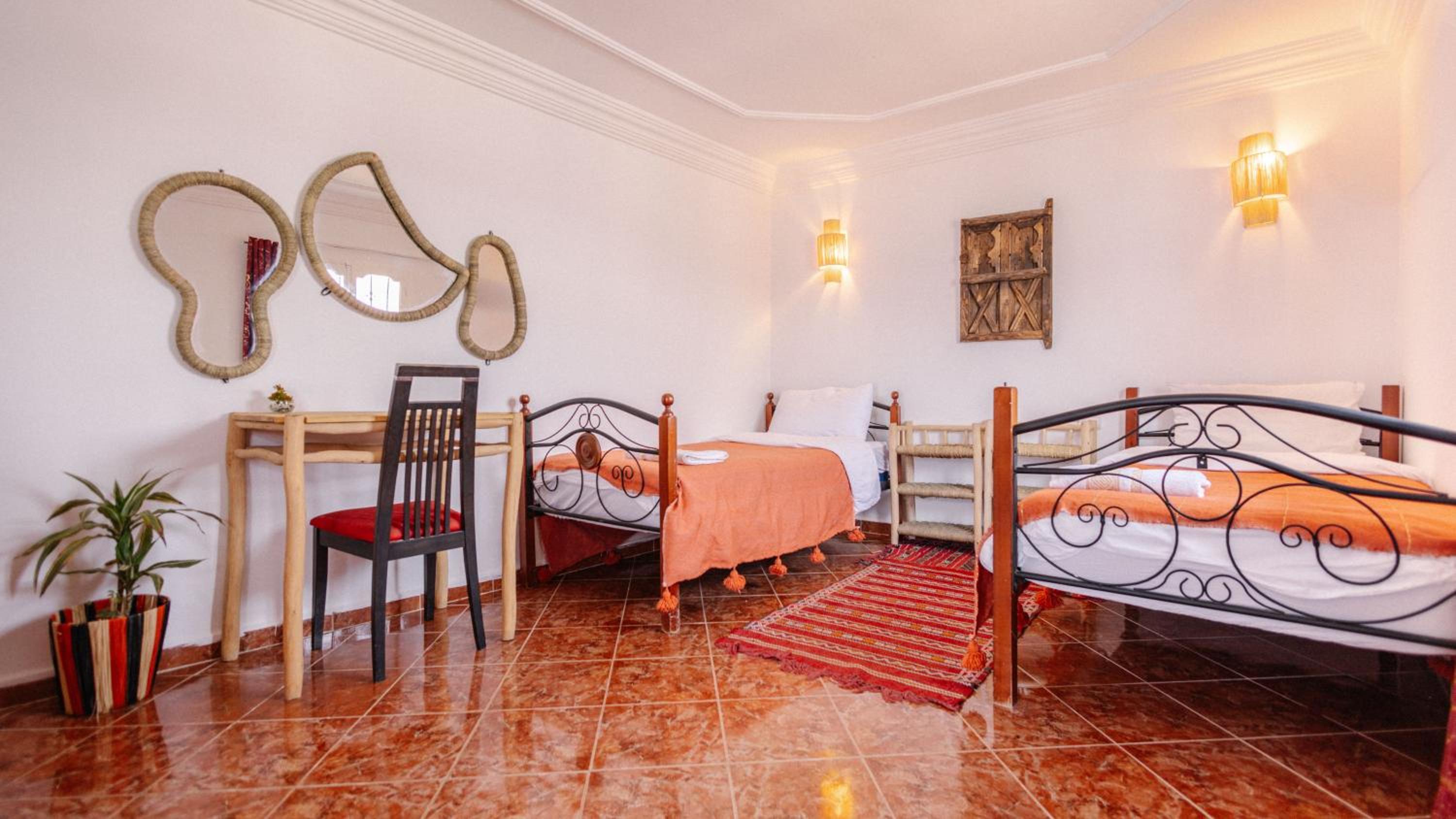 Deluxe Twin Room with Sea View photo 3