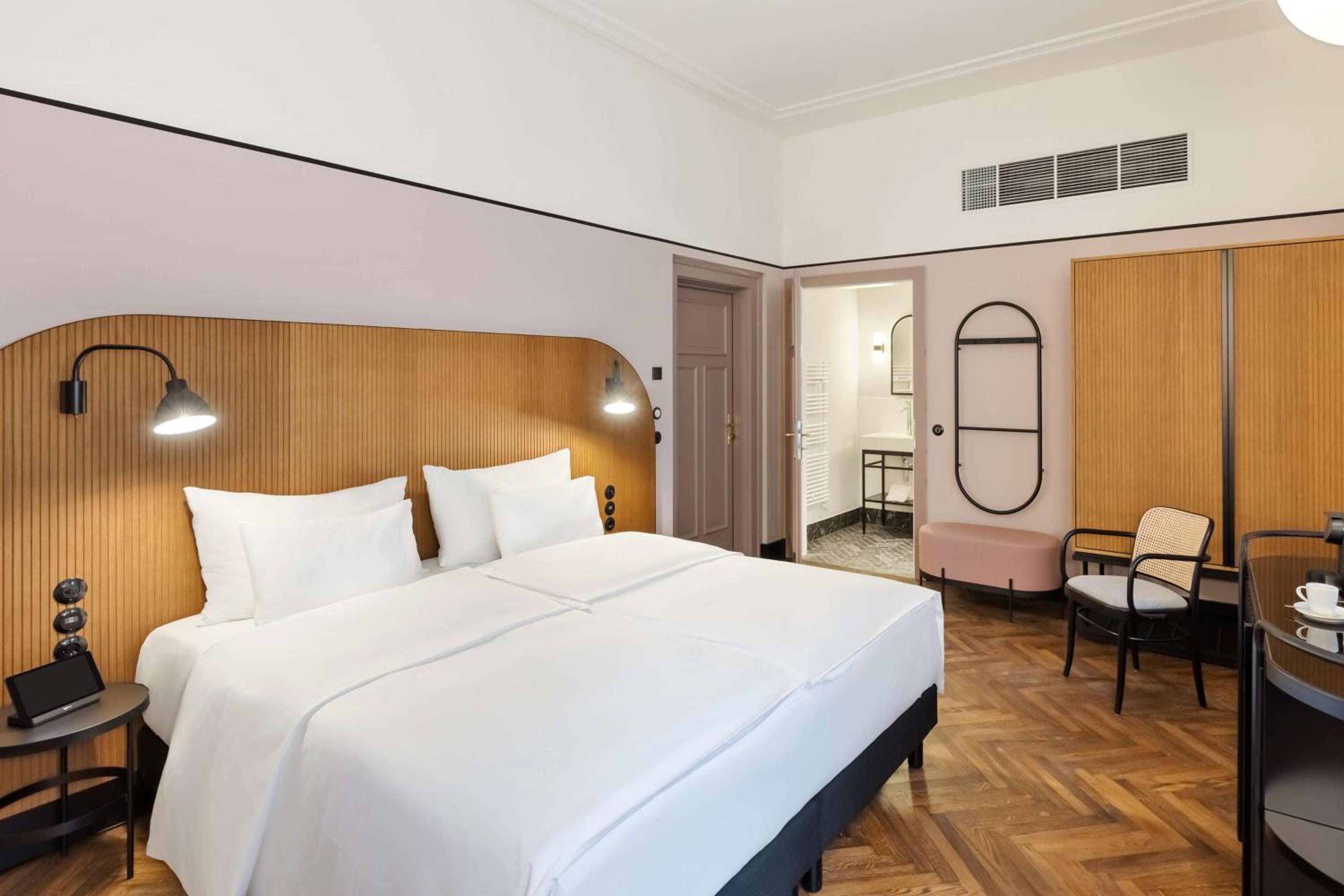 Superior King Room