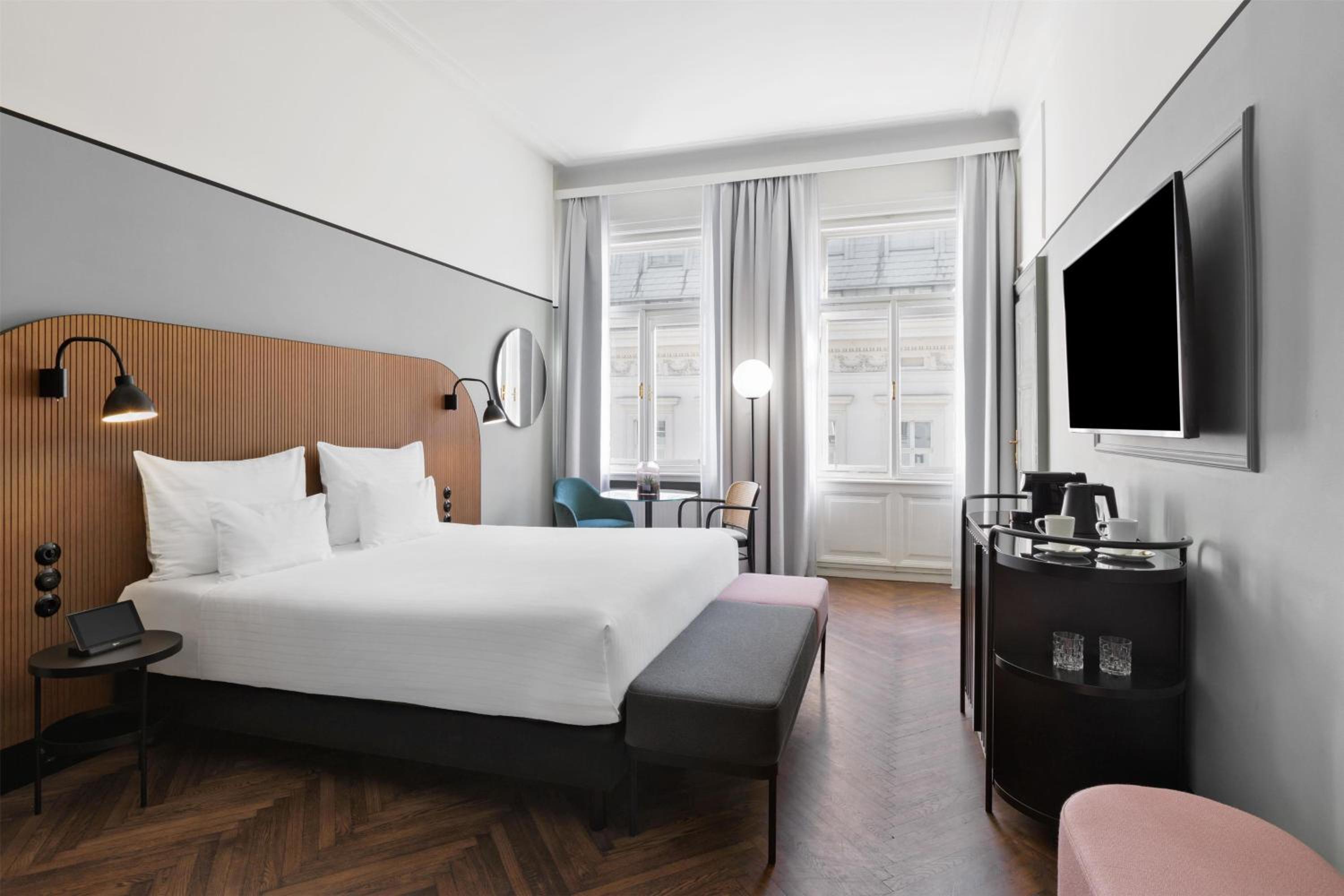 Superior King Room