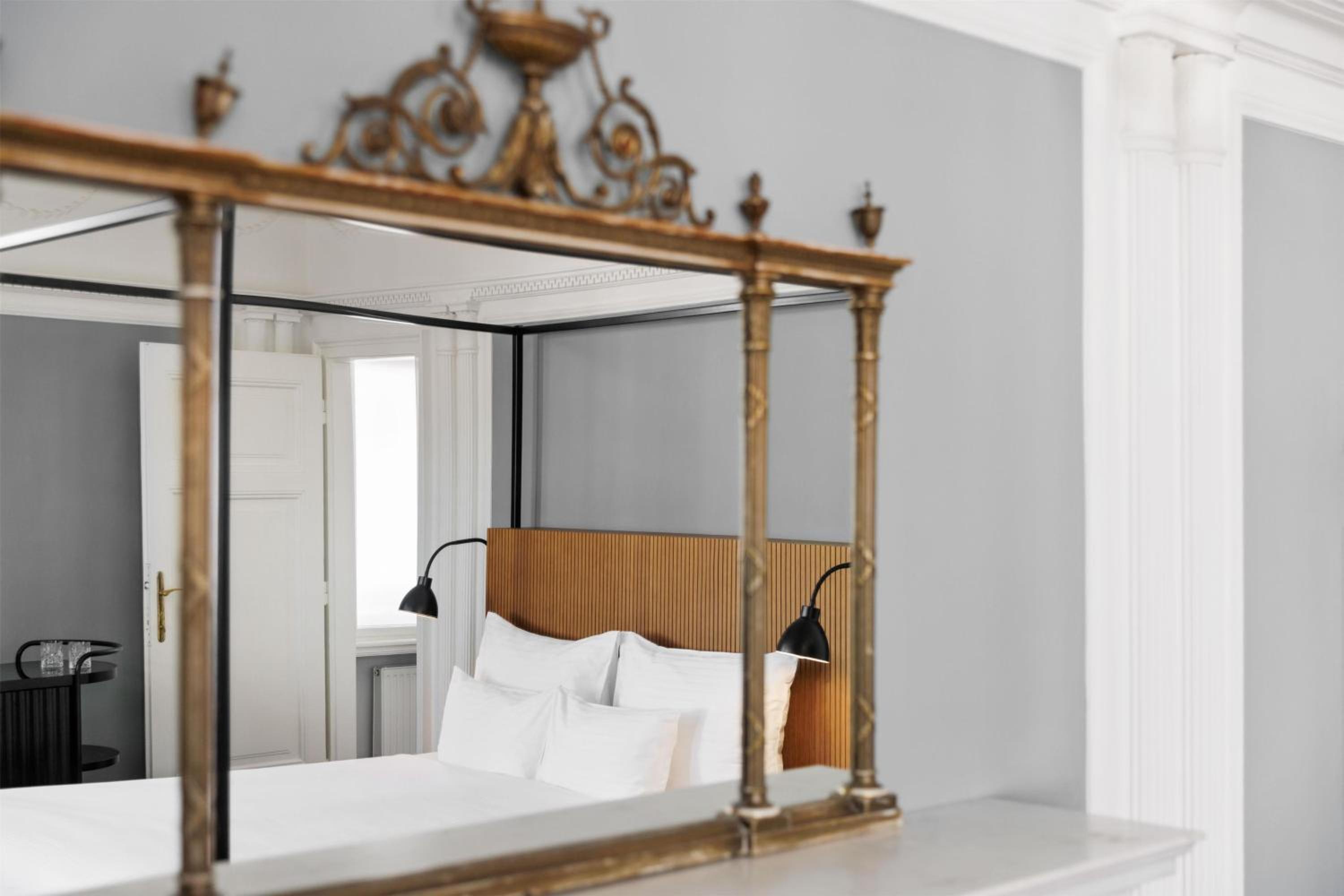 Junior Suite thumbnail 6