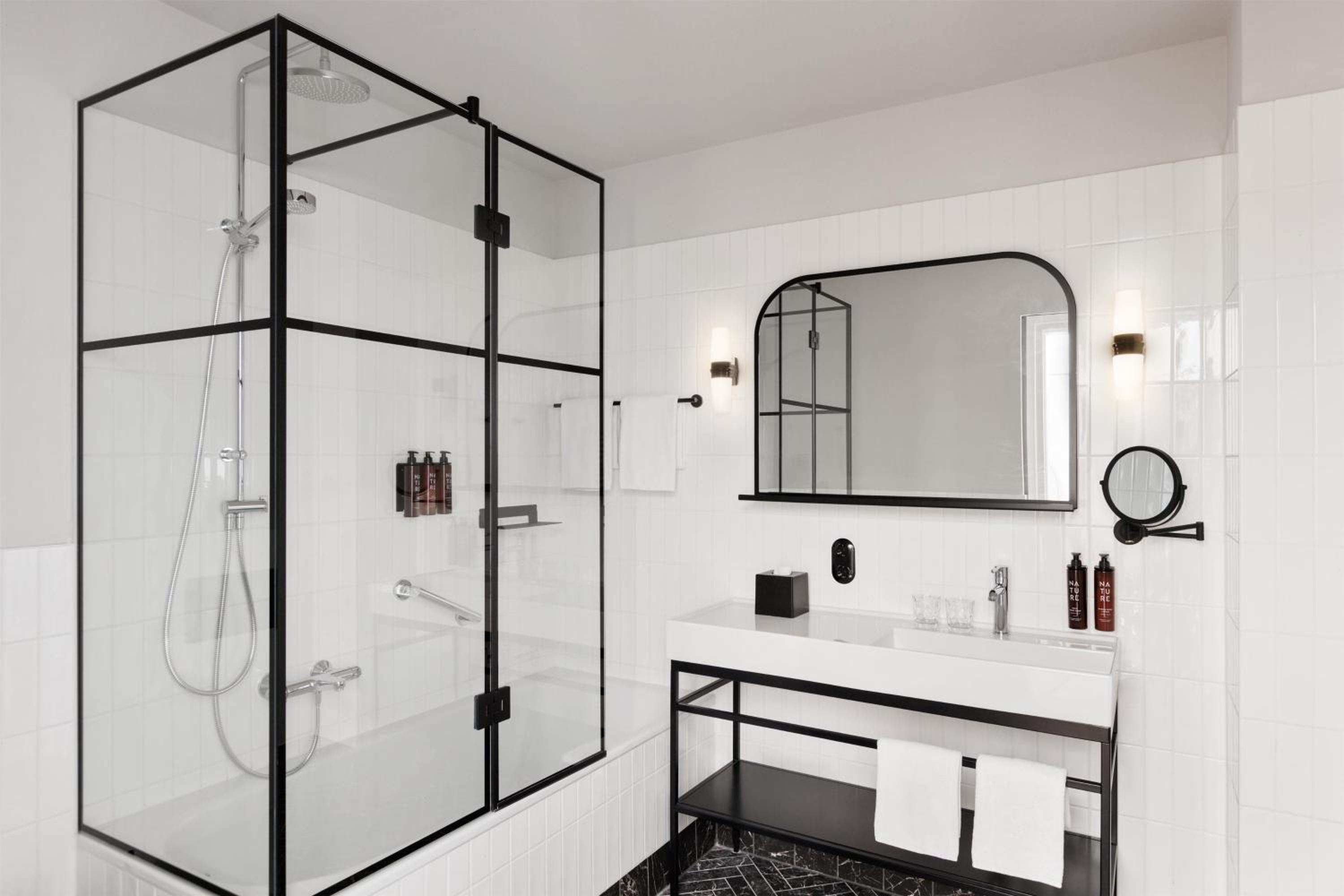Premium Queen Room