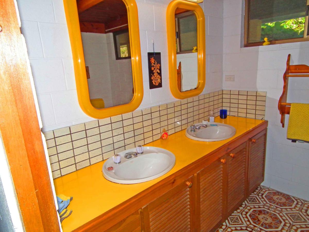 Standard King Room photo 3