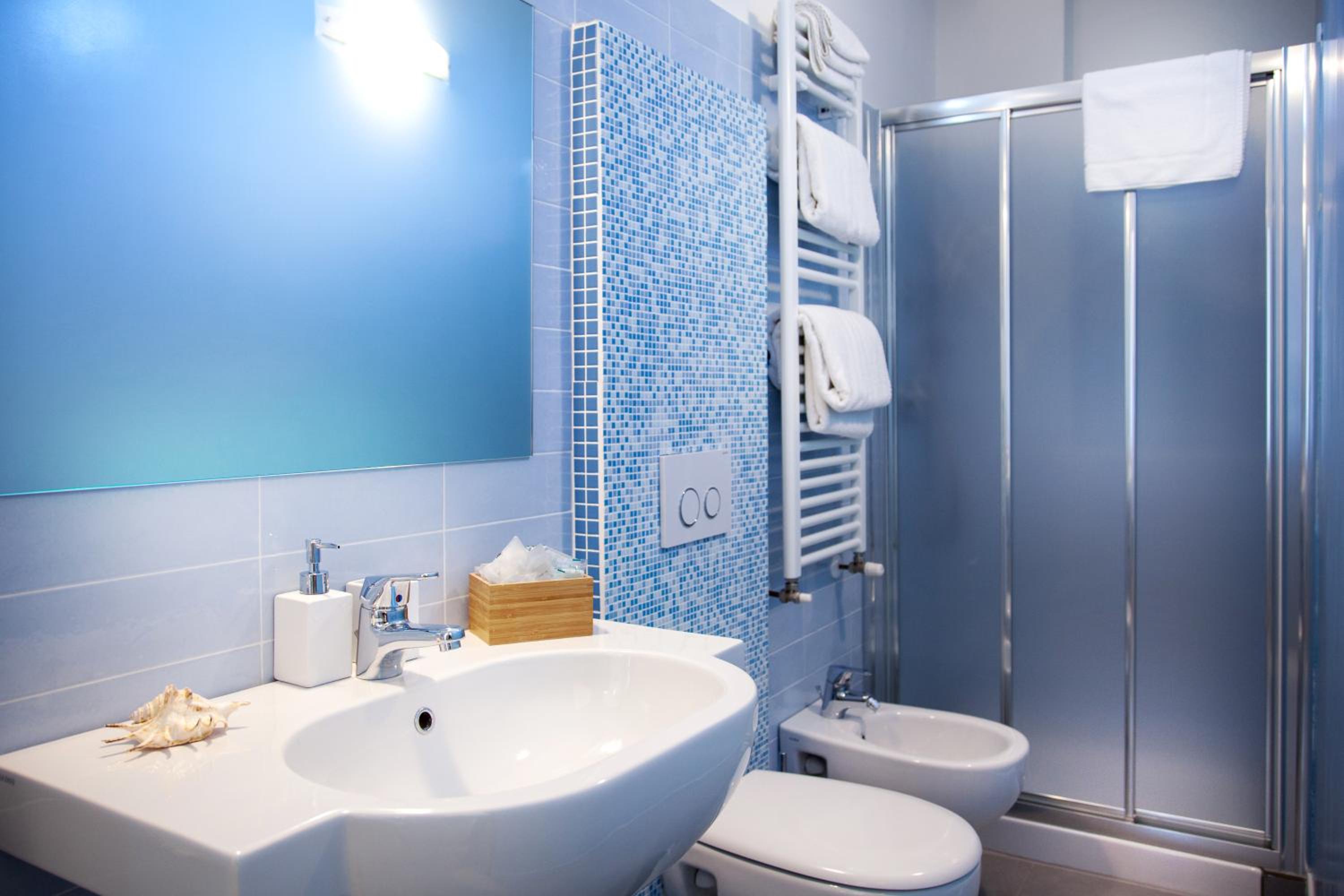 Superior Double or Twin Room - Photo 9