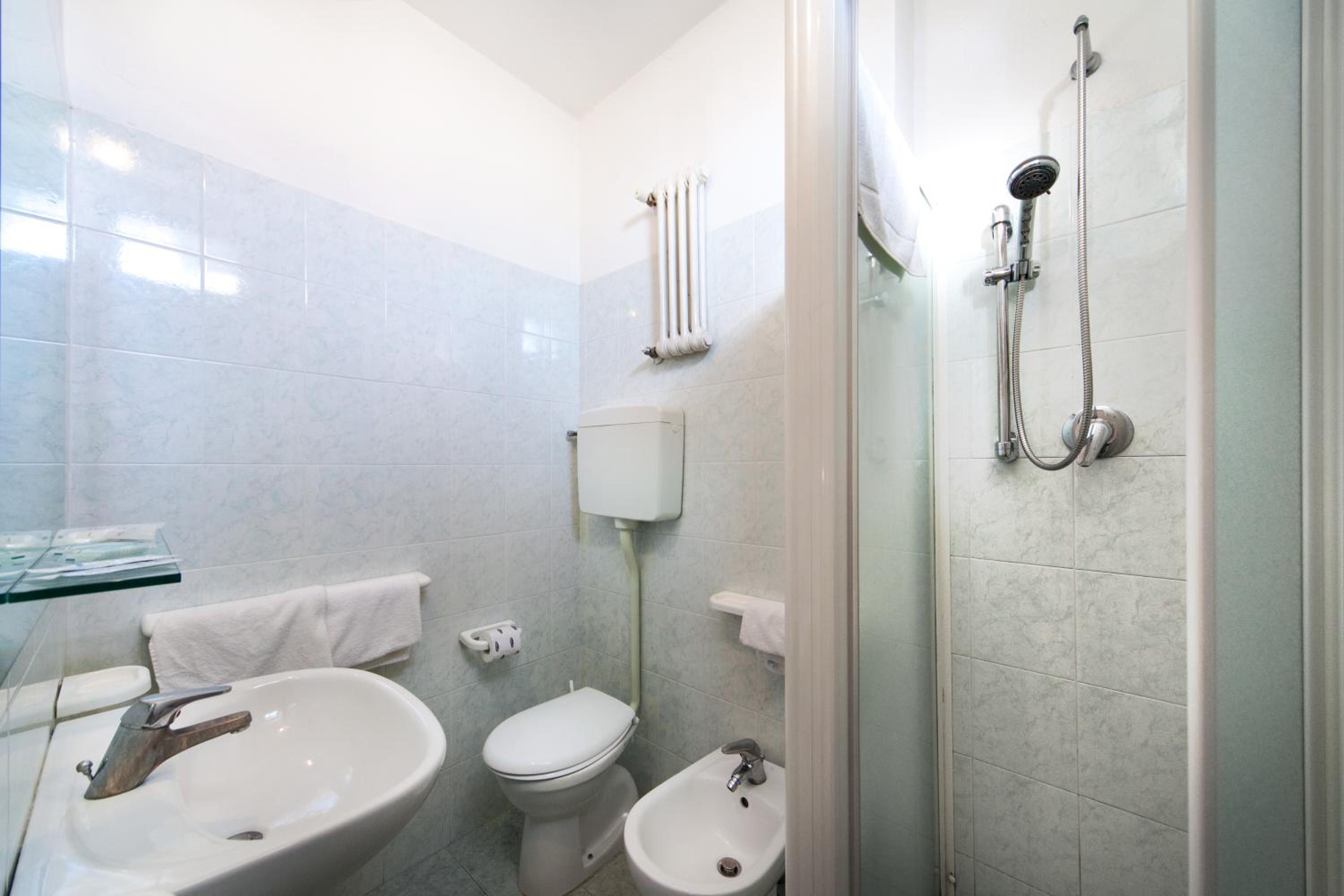 Double or Twin Room - Photo 2
