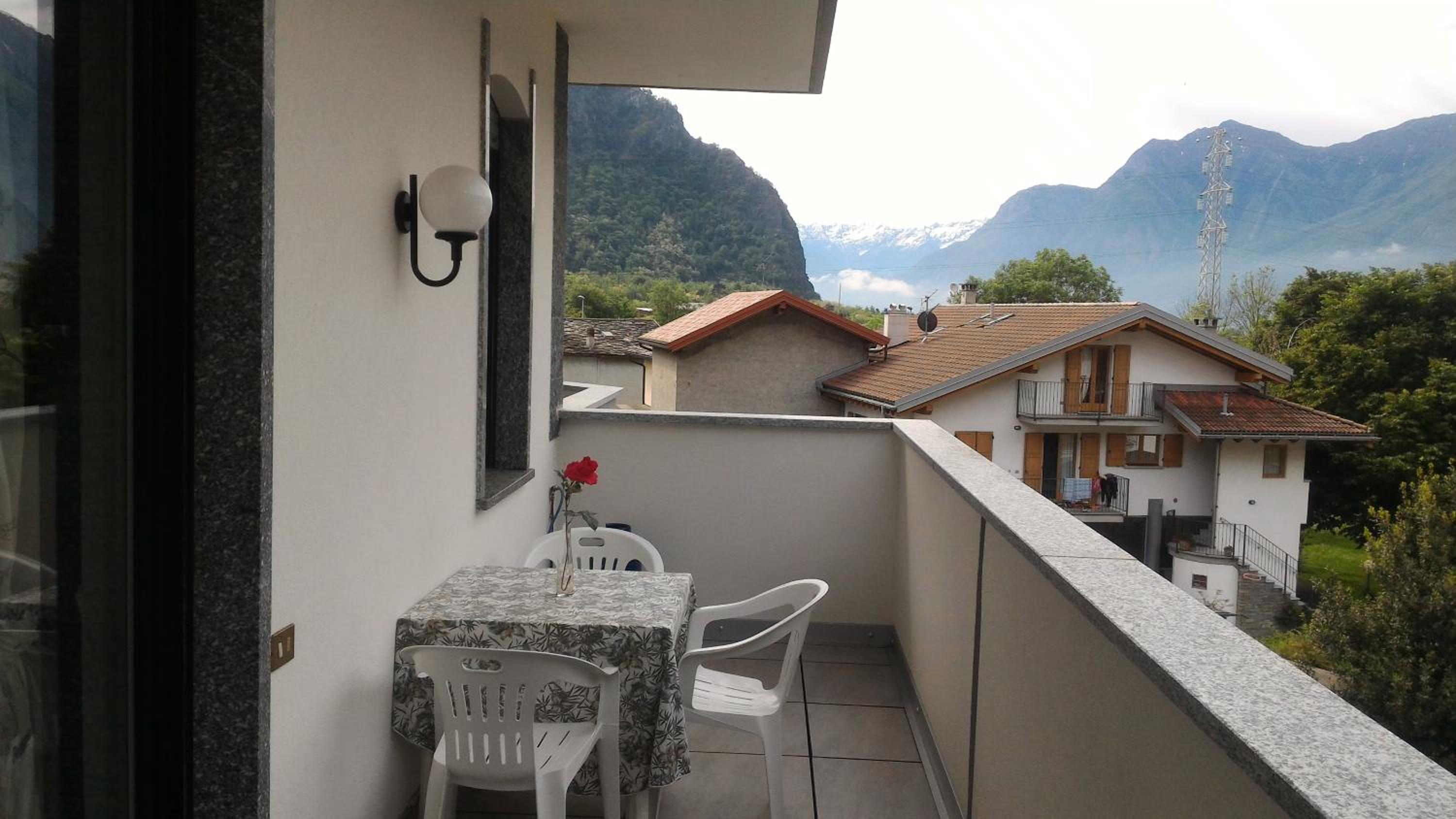 Premium Studio with Balcony and Mountain View photo 2