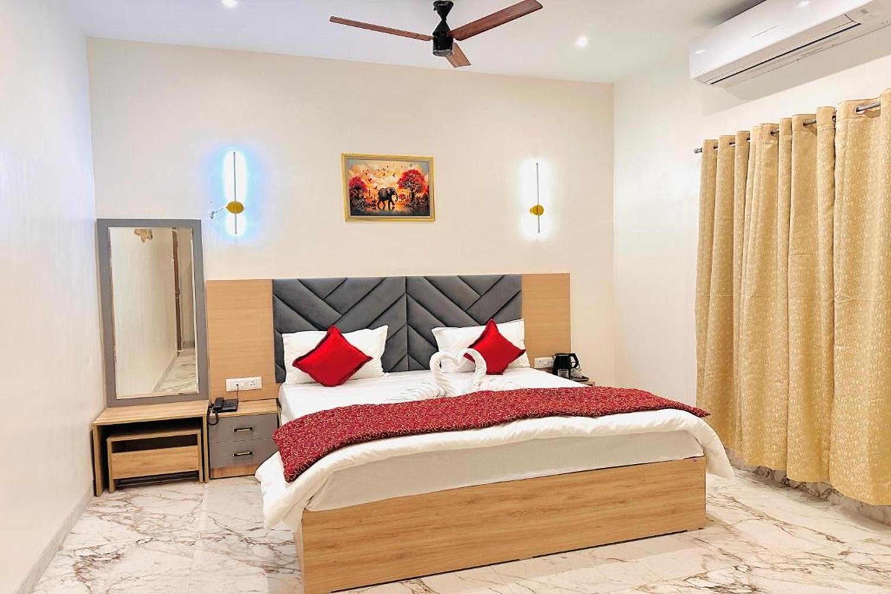 Deluxe Suite photo 1