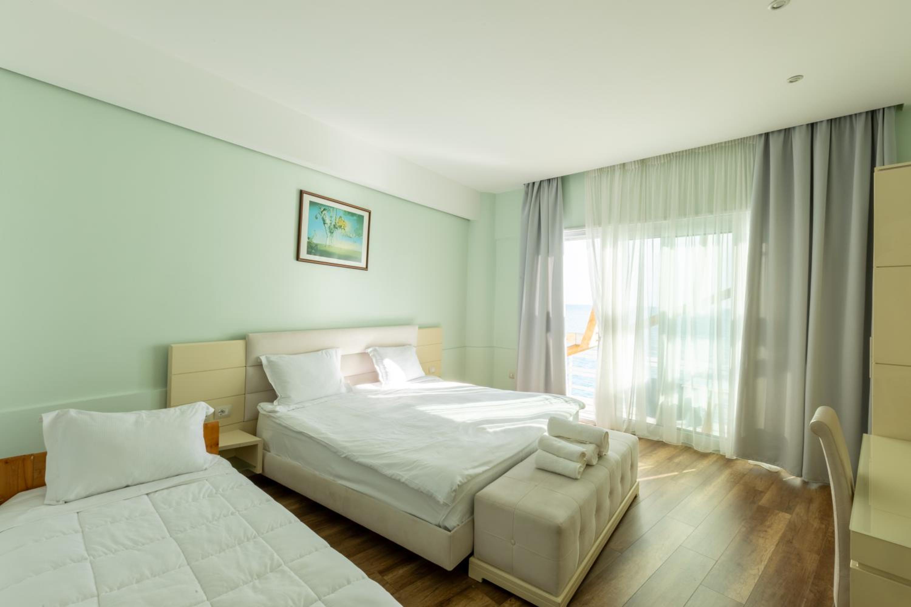 Deluxe Double Room with Balcony and Sea View photo 1